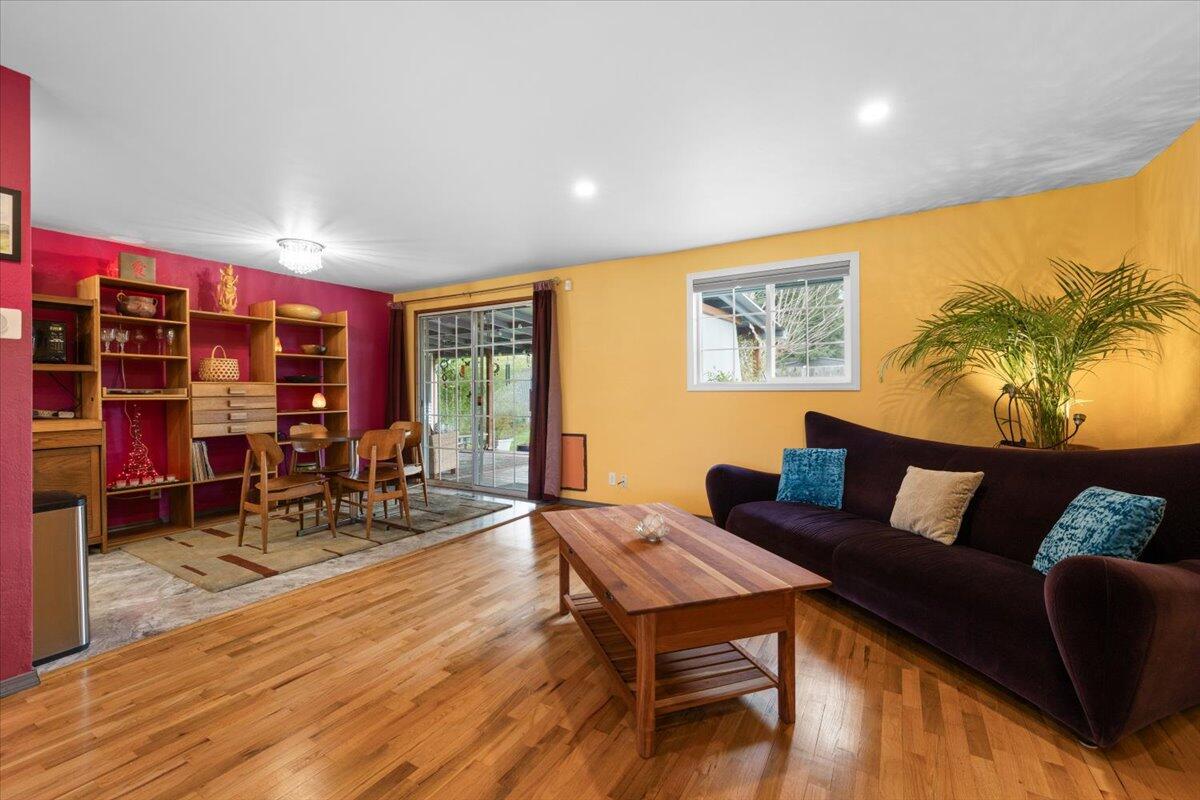 105 N 4th Street