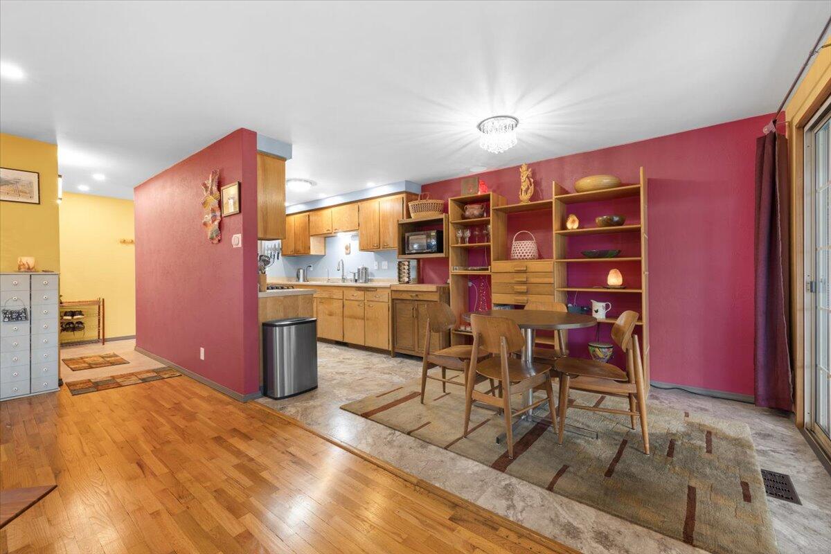 105 N 4th Street