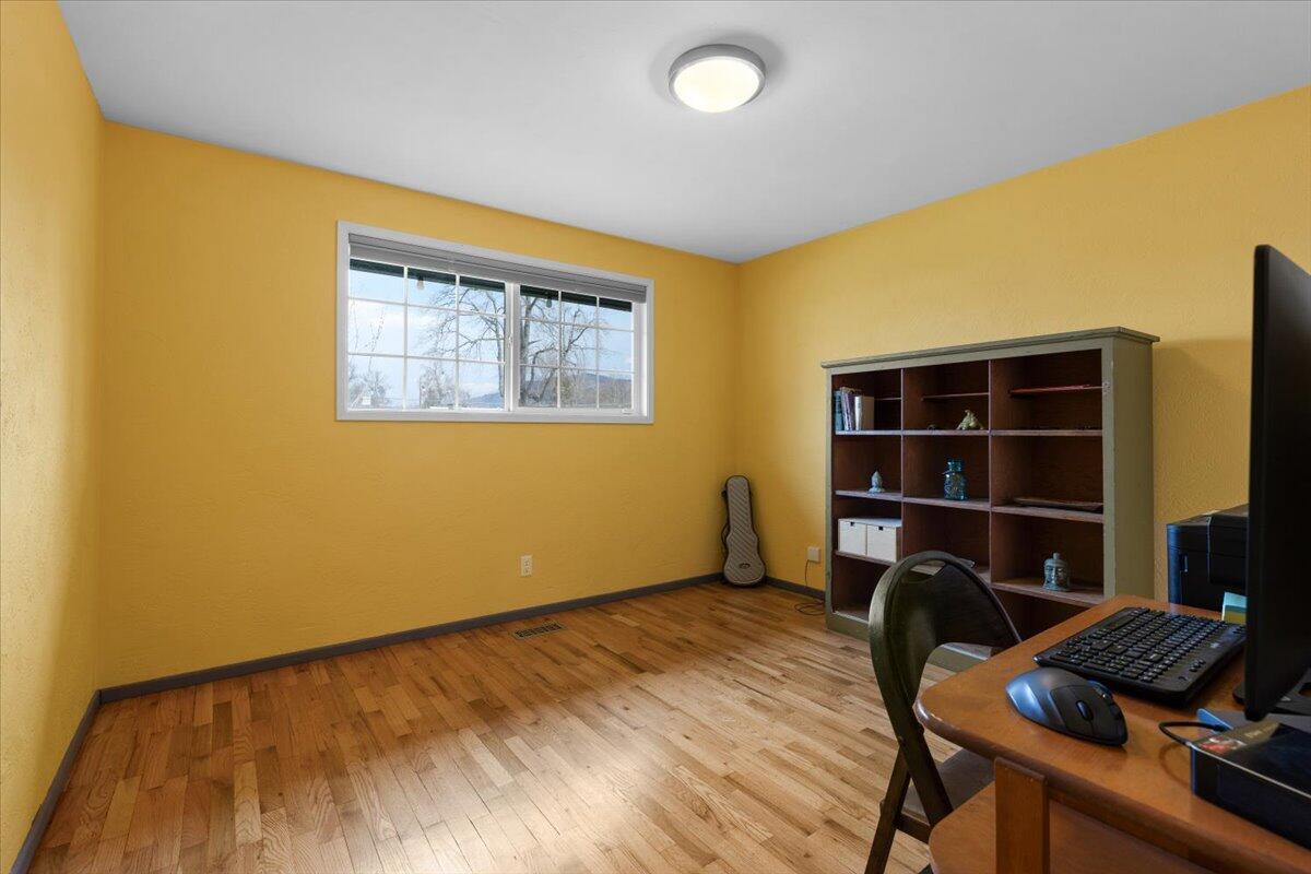 105 N 4th Street