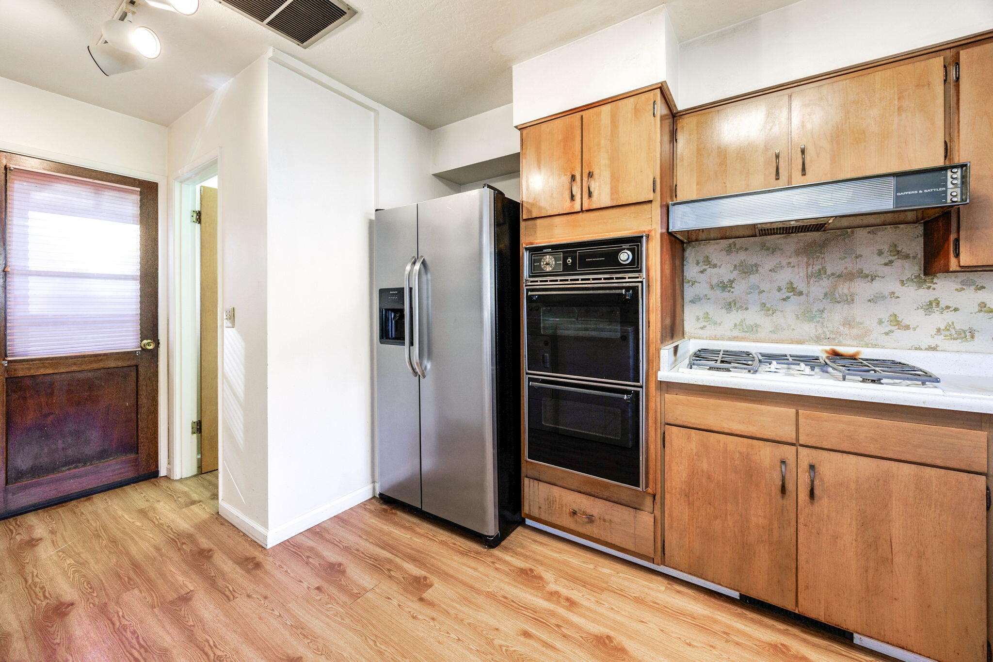 870 S 3rd Street
