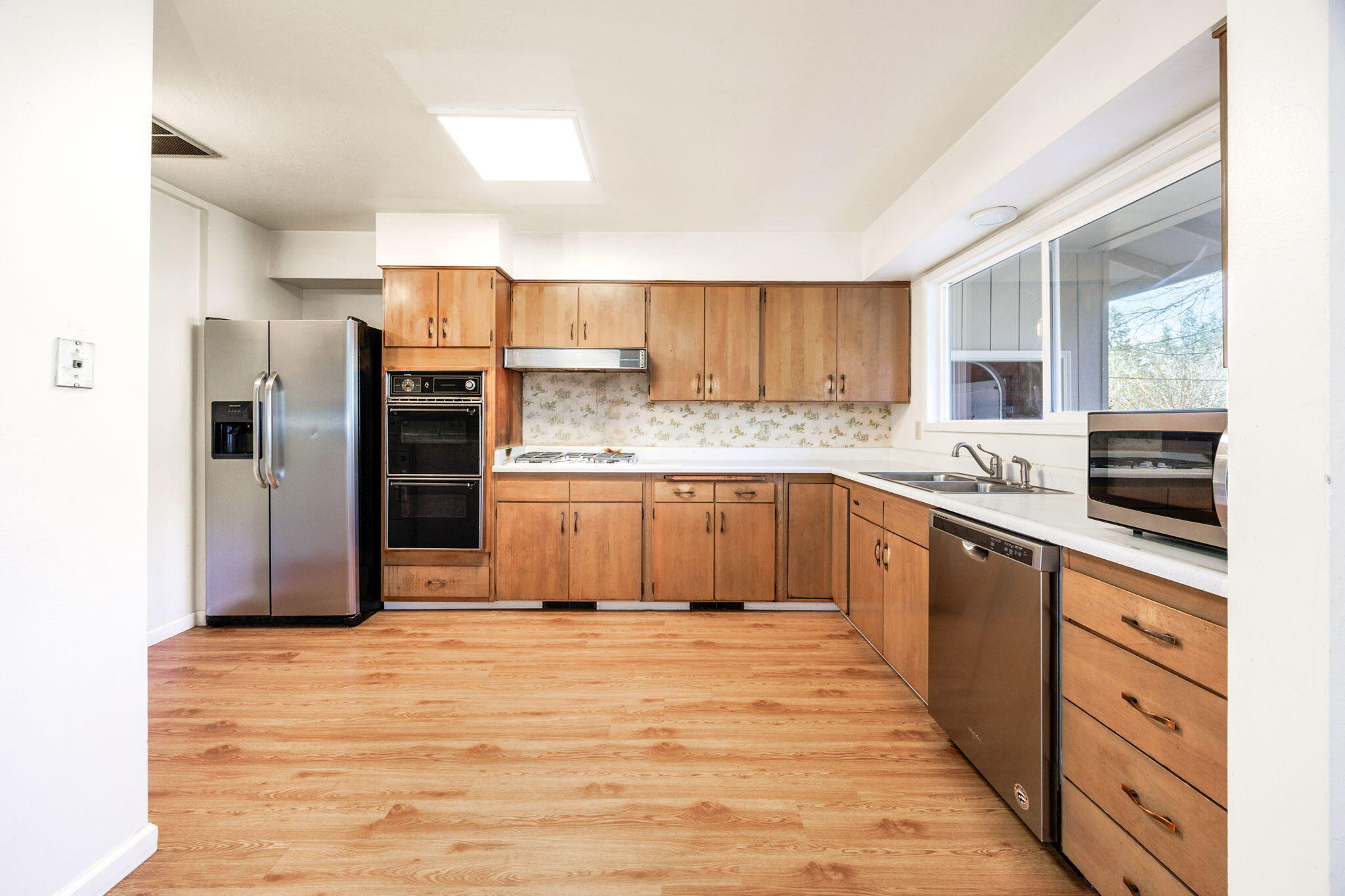 870 S 3rd Street