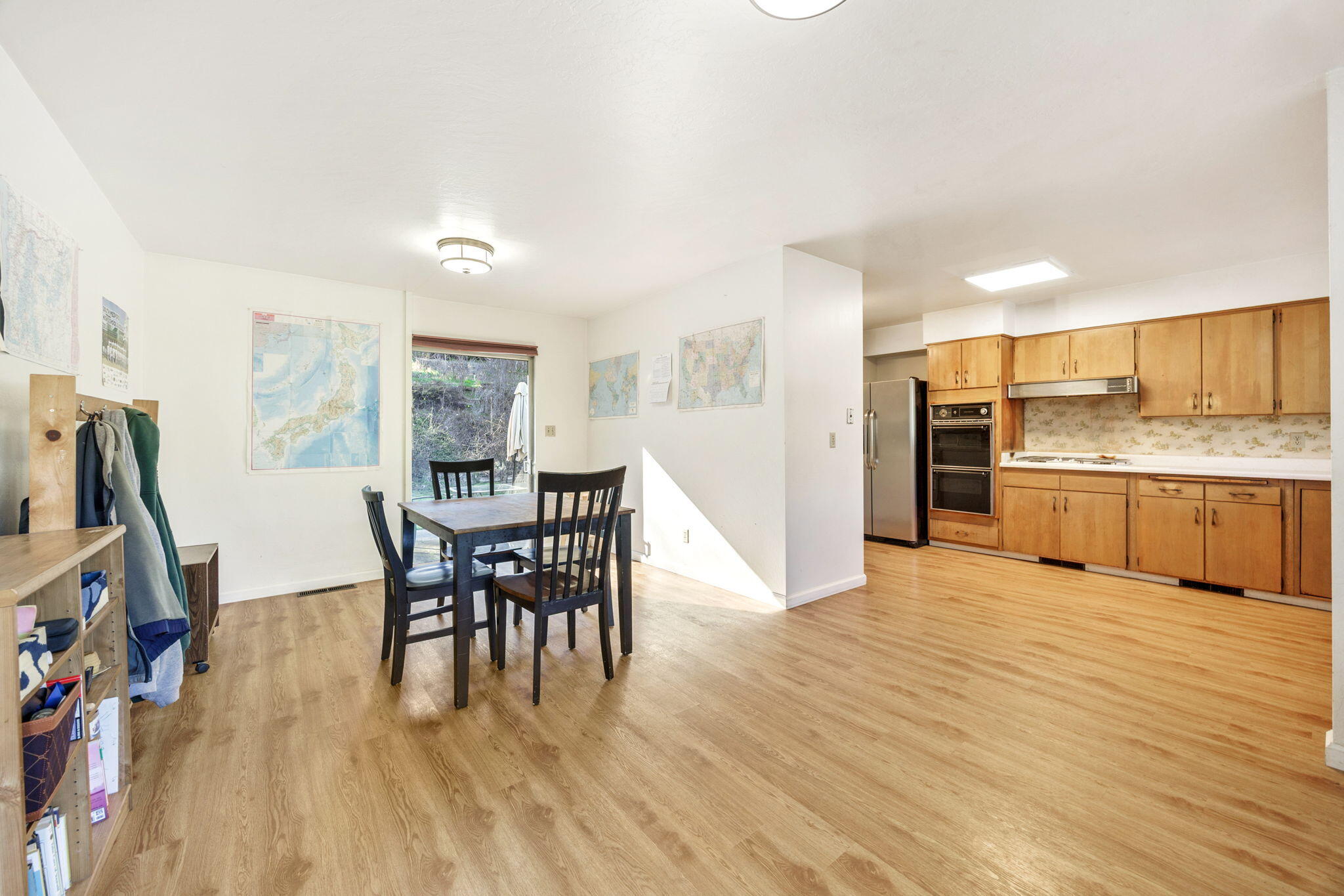 870 S 3rd Street