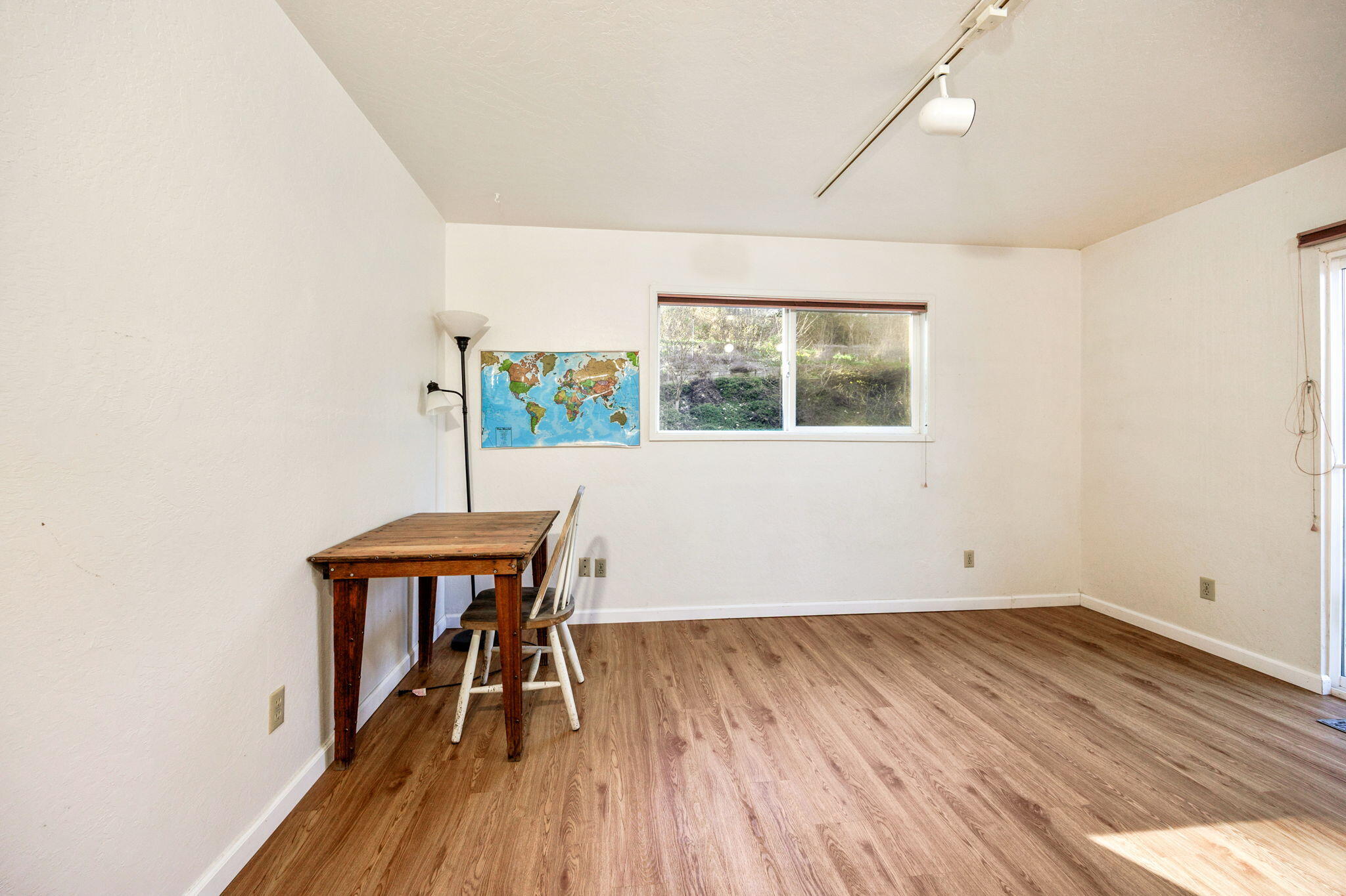 870 S 3rd Street