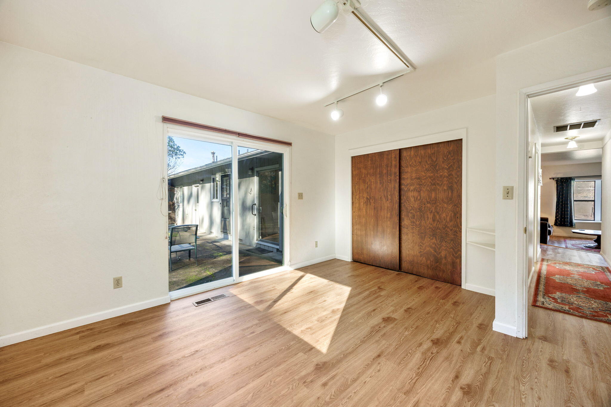 870 S 3rd Street