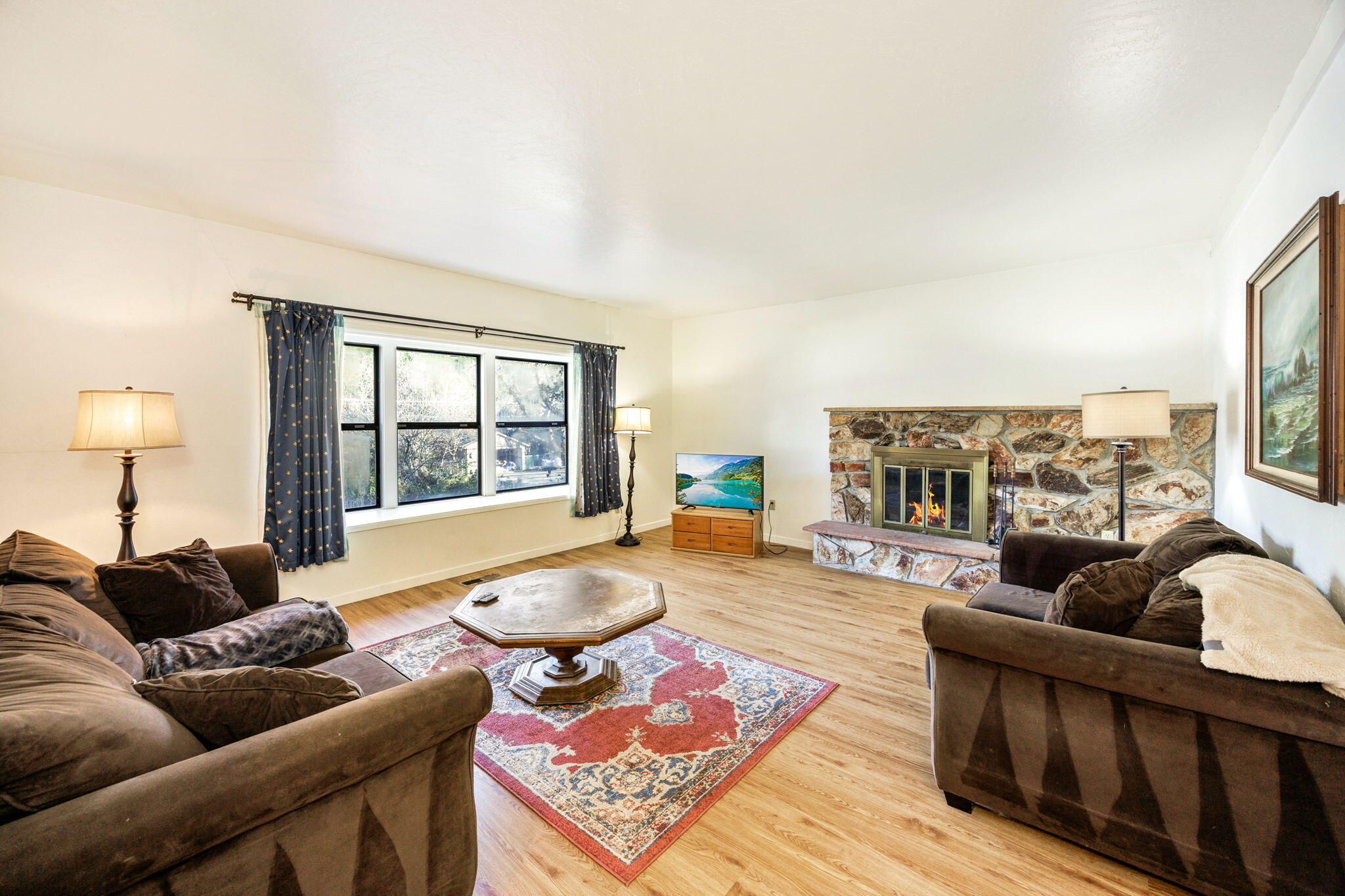 870 S 3rd Street