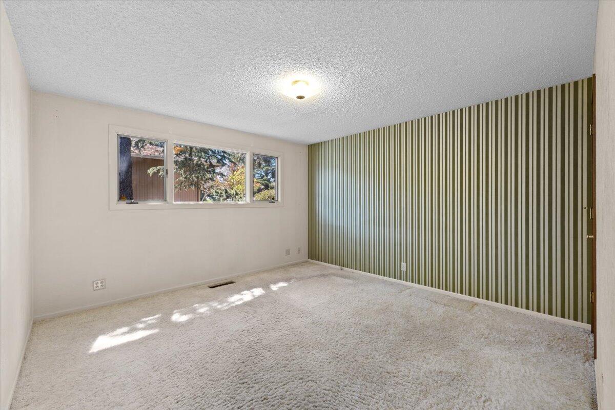 53 S Foothill Road