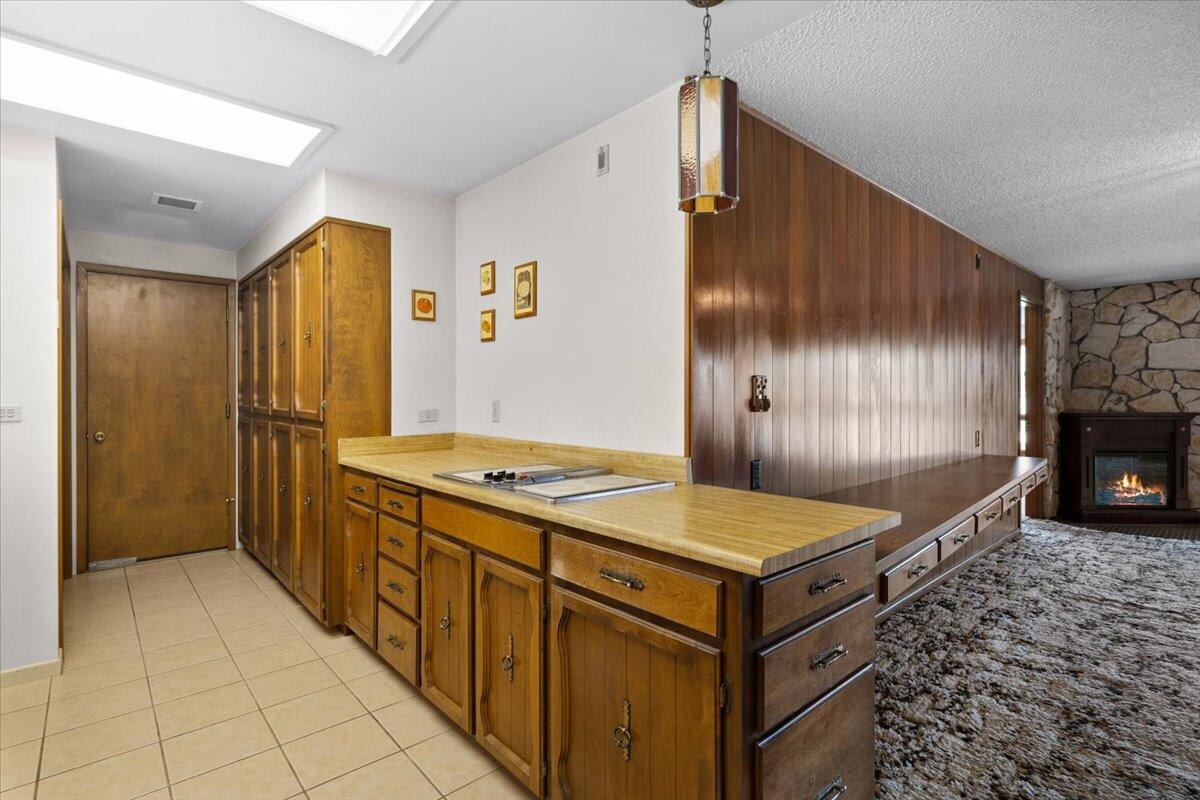 53 S Foothill Road