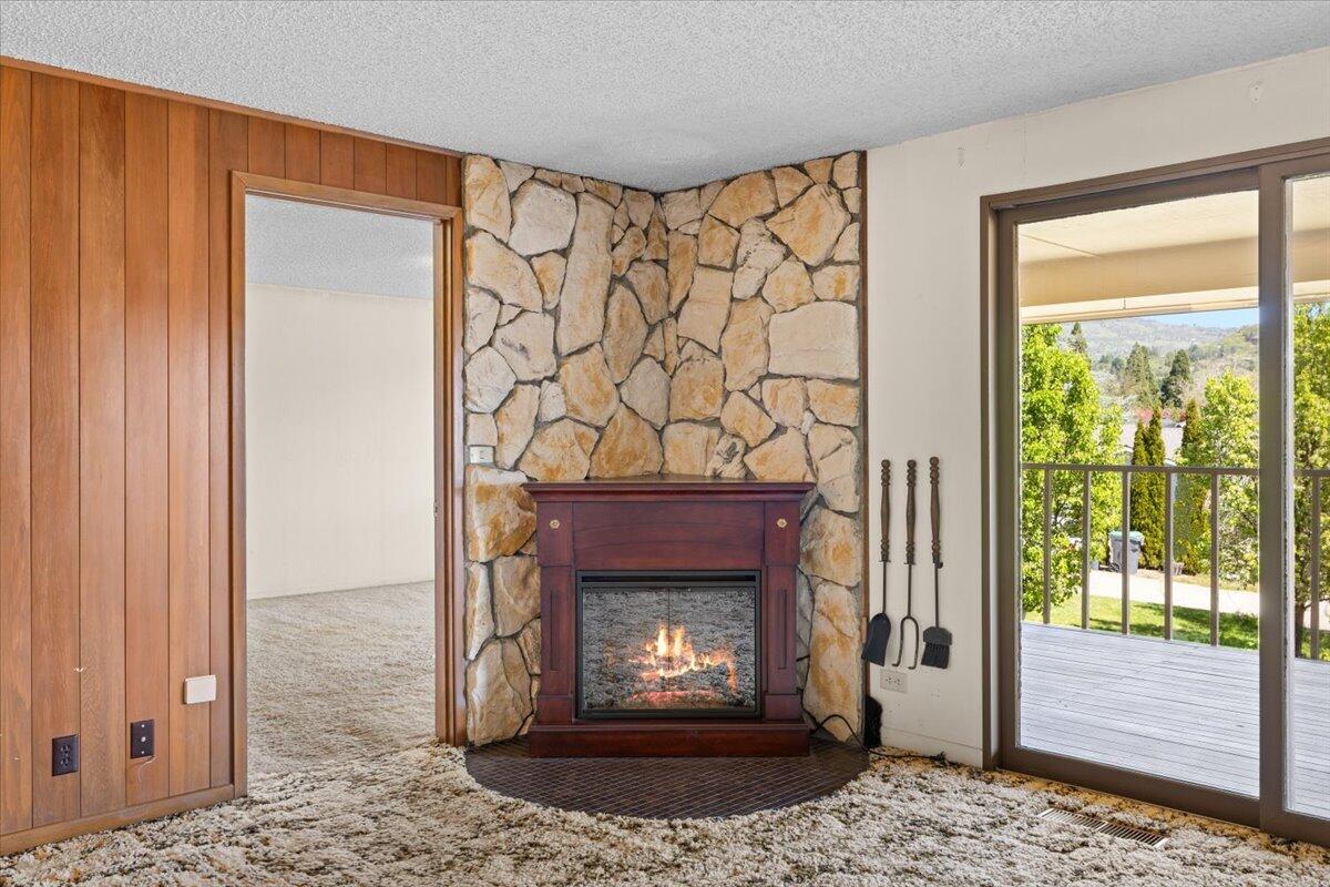 53 S Foothill Road