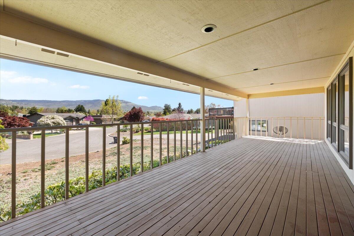 53 S Foothill Road