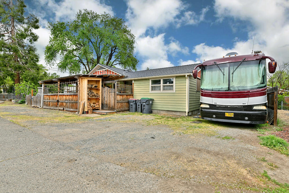3747 Hilsinger Road