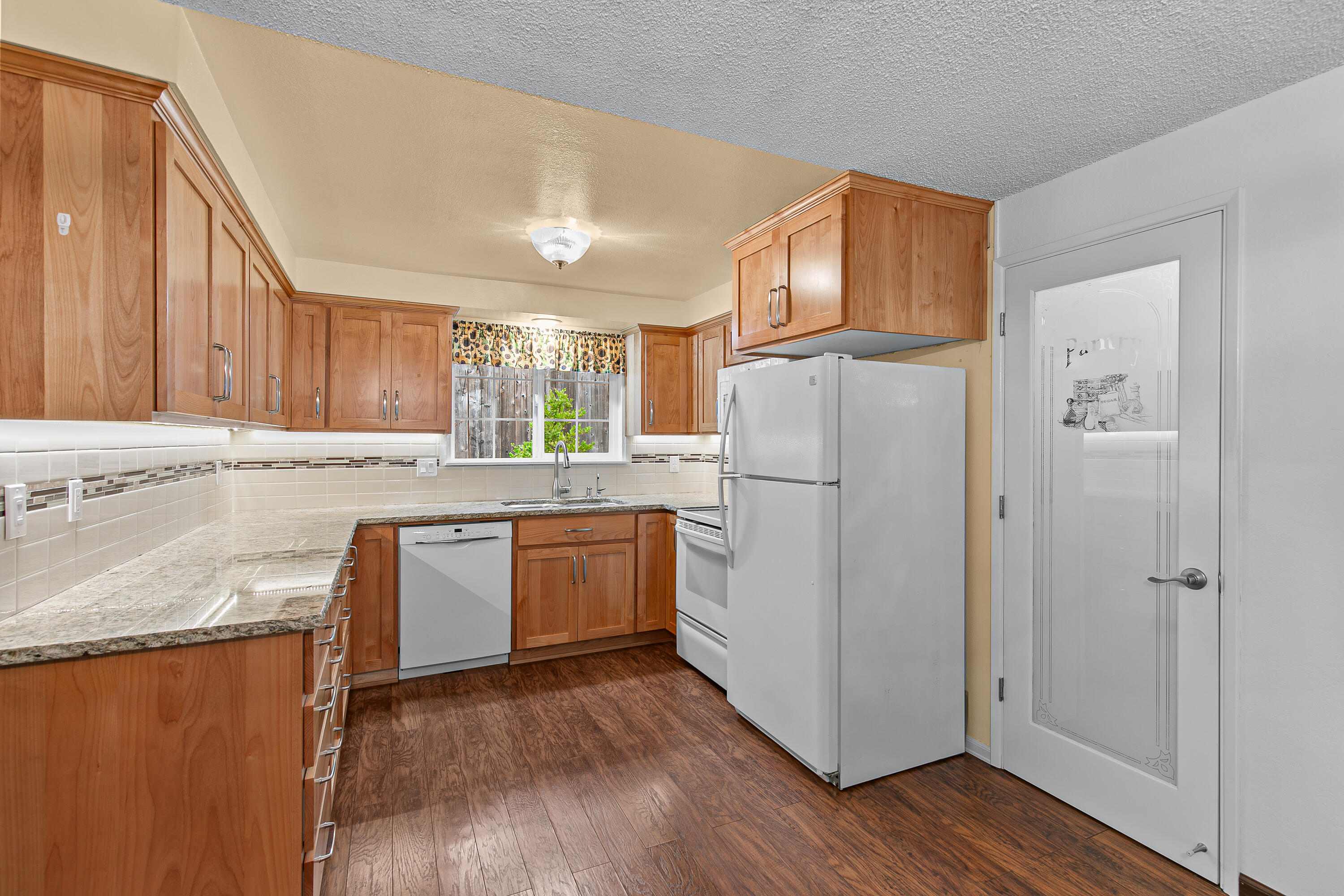 728 Brookside Circle