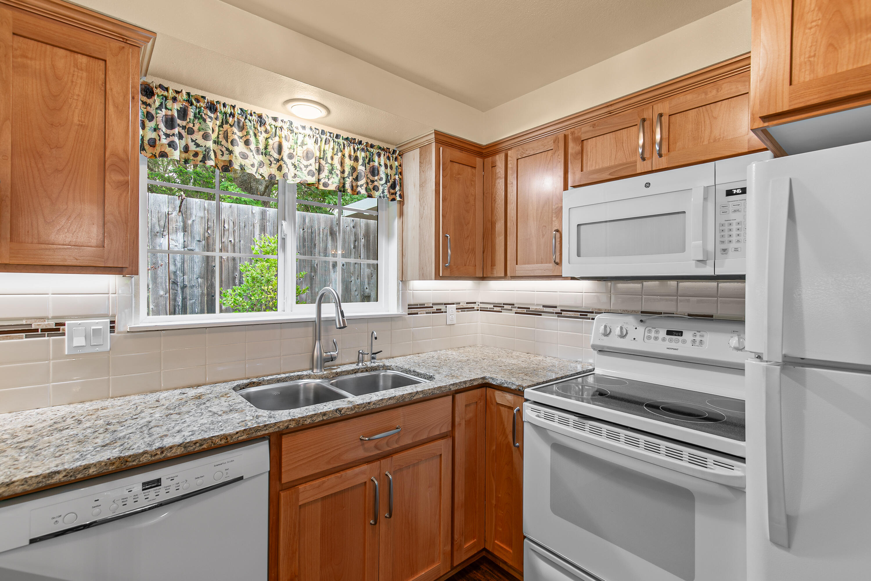 728 Brookside Circle