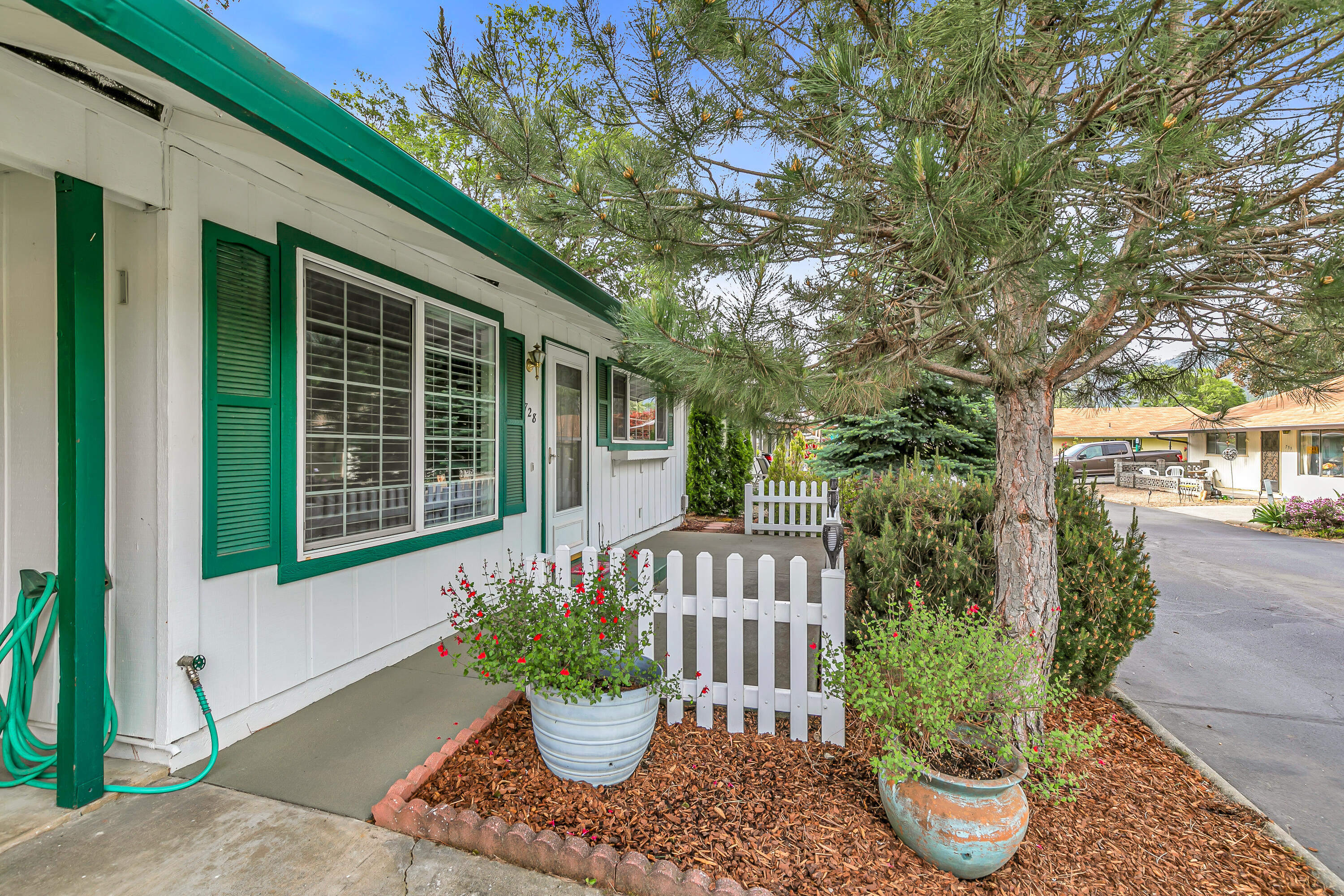 728 Brookside Circle