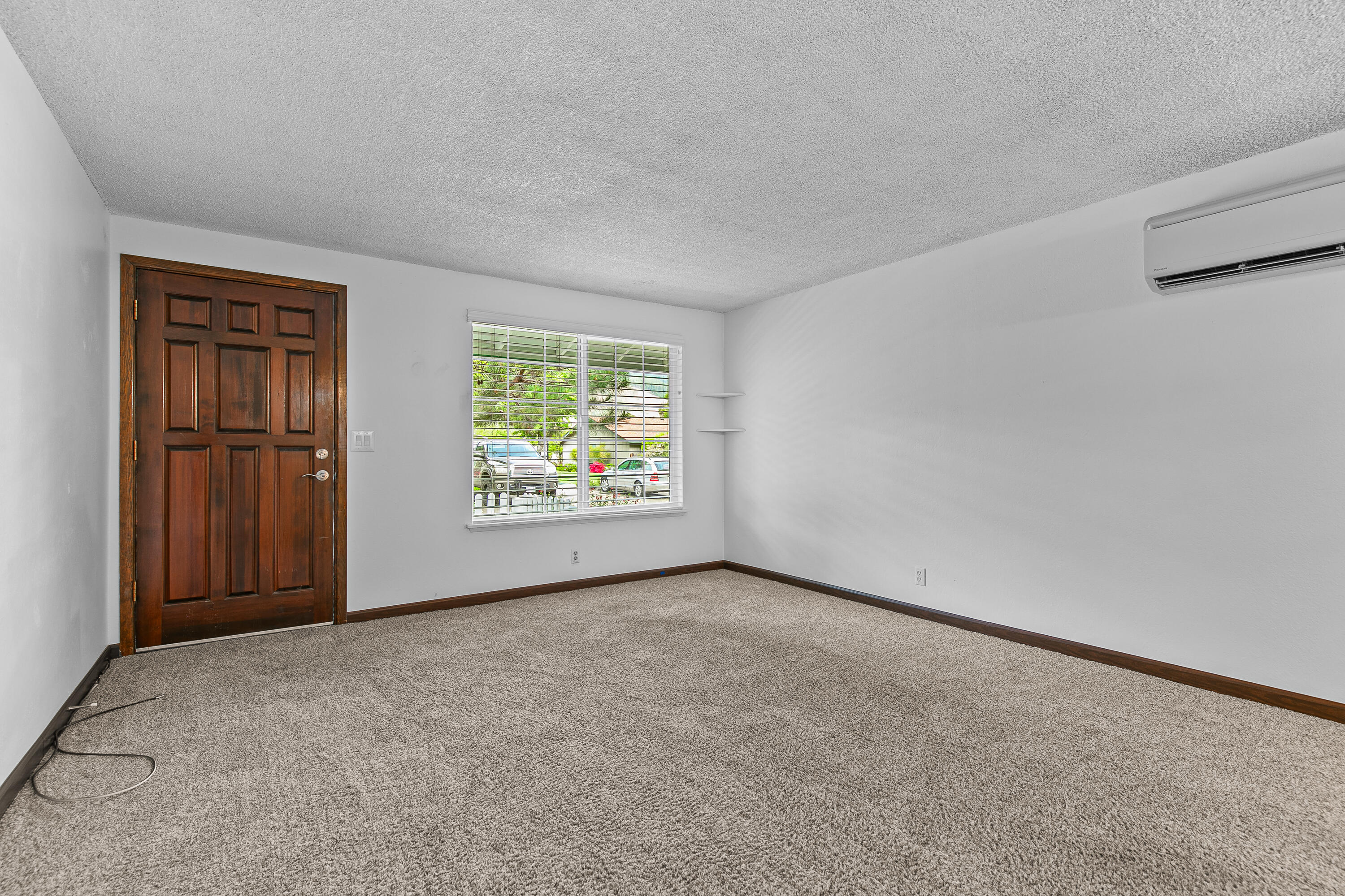 728 Brookside Circle