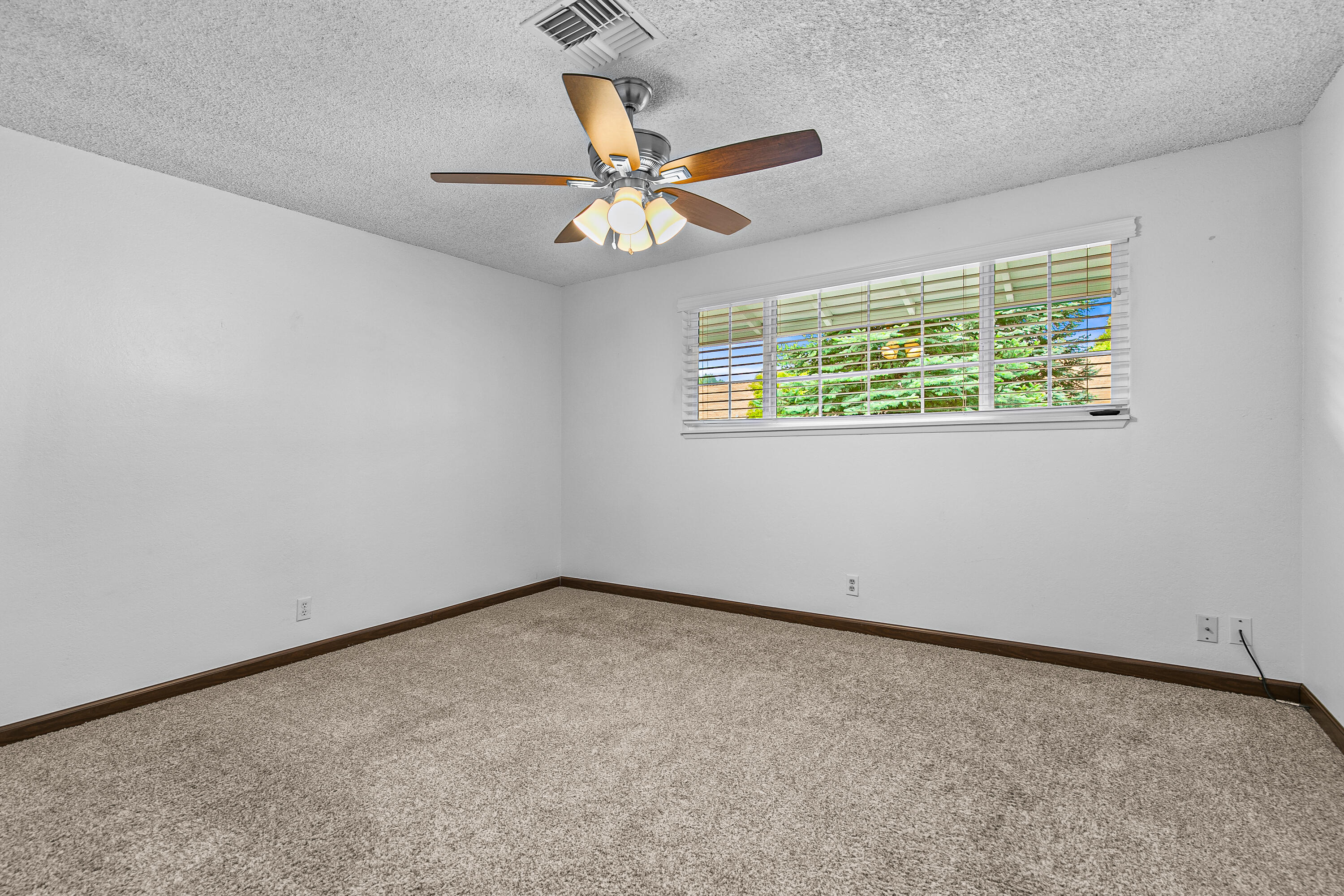 728 Brookside Circle