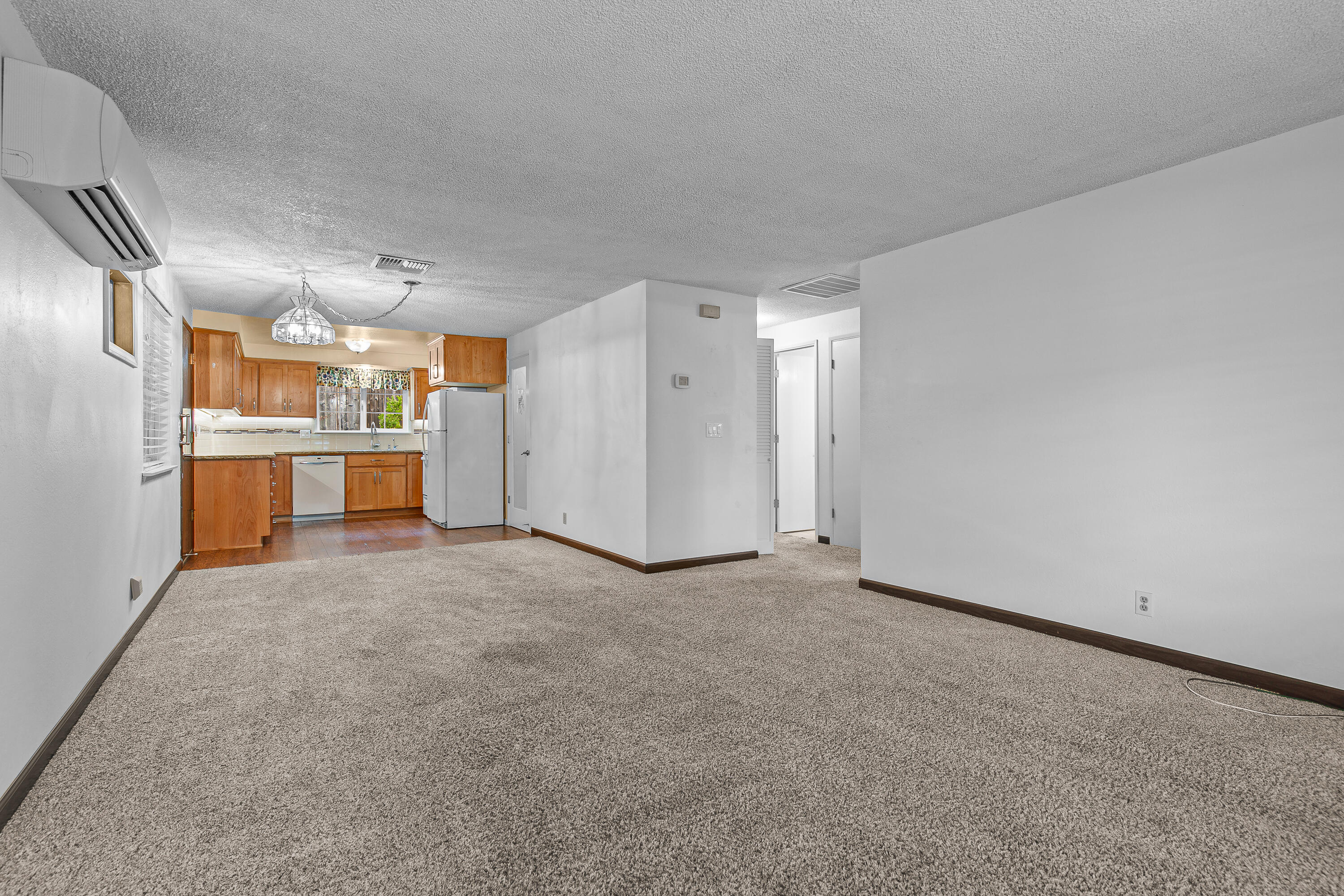 728 Brookside Circle