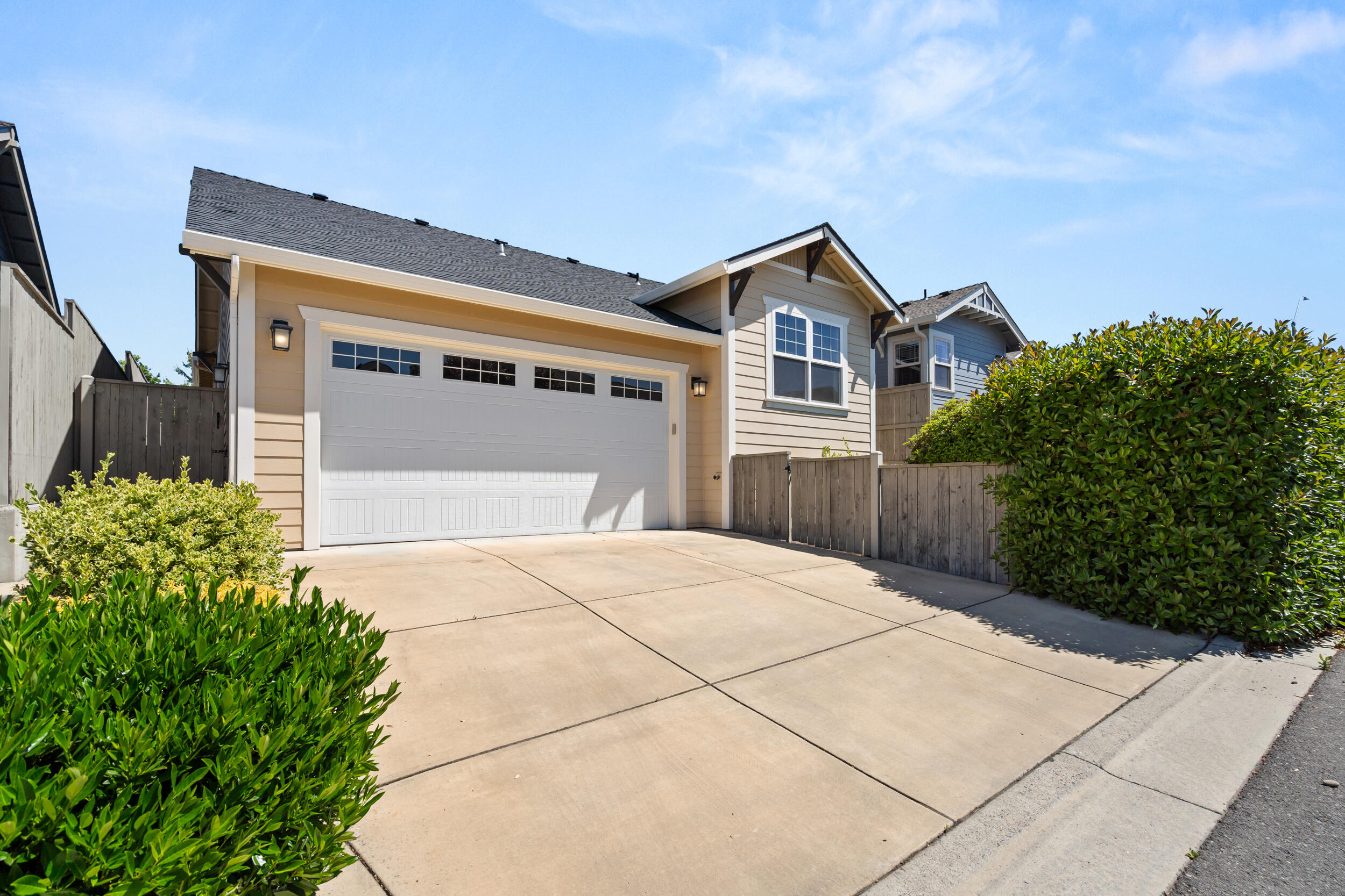 3844 Calle Vista Drive
