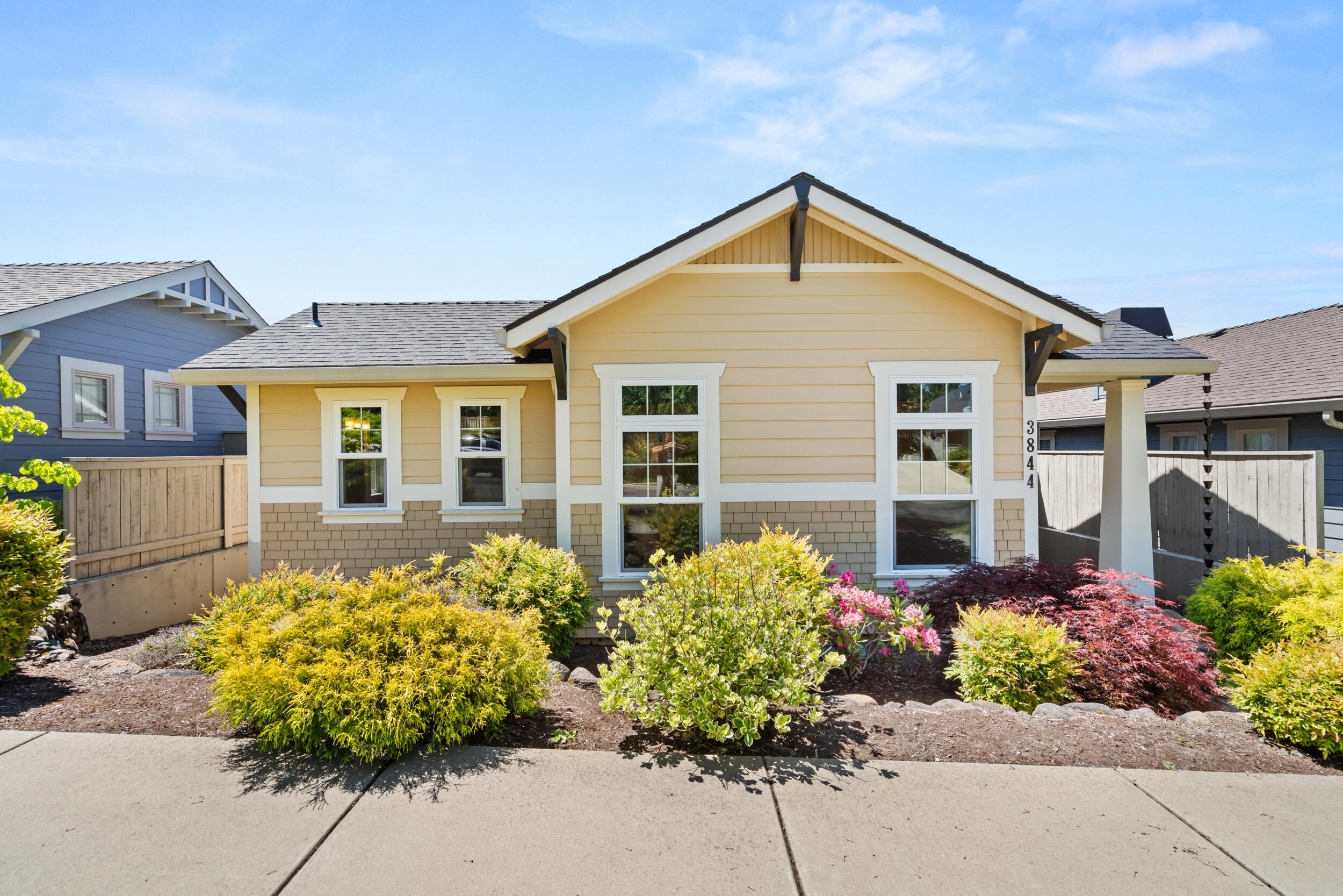 3844 Calle Vista Drive