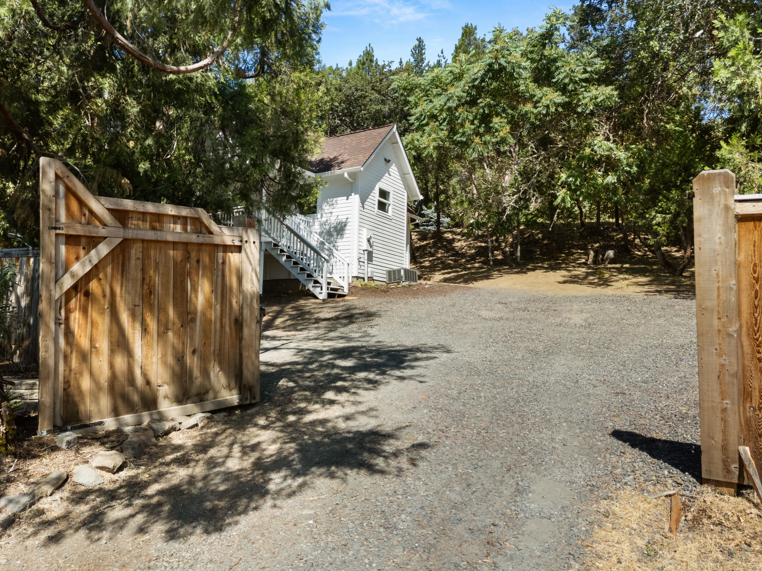345 W Oak Street
