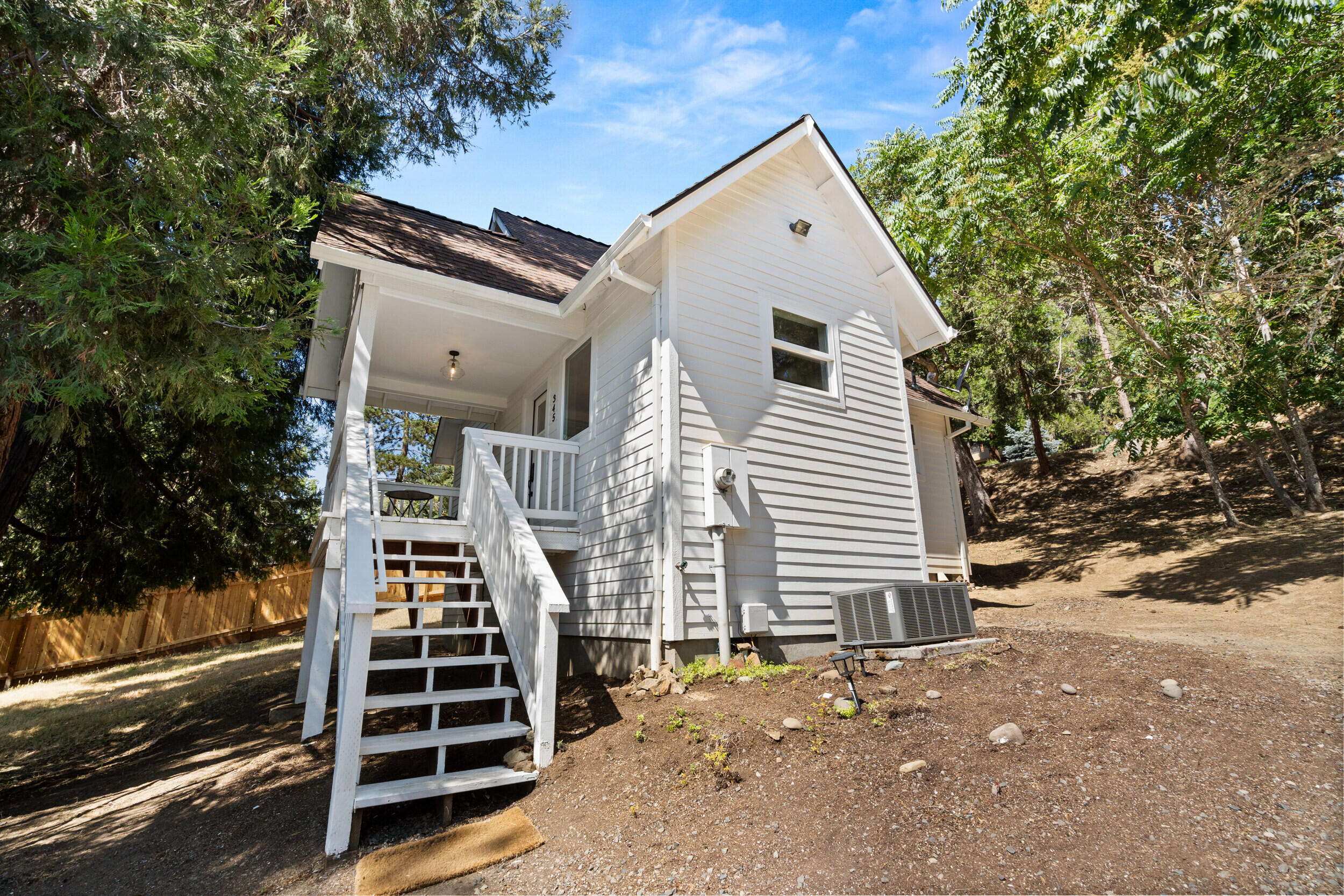 345 W Oak Street