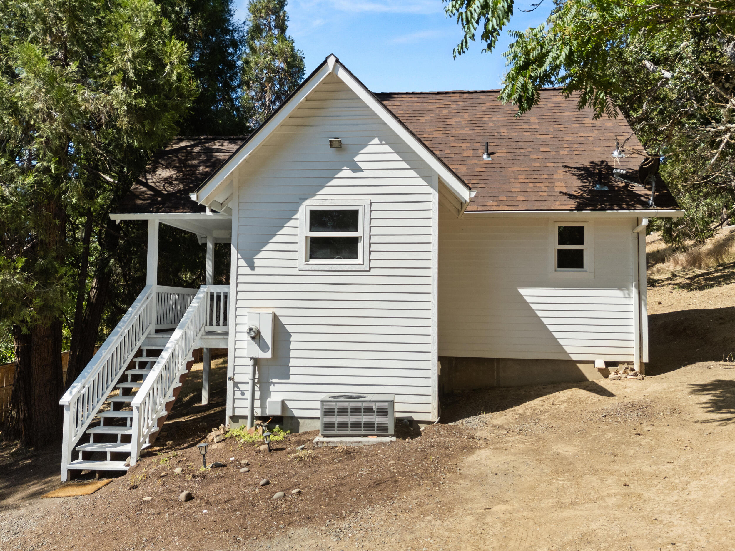 345 W Oak Street