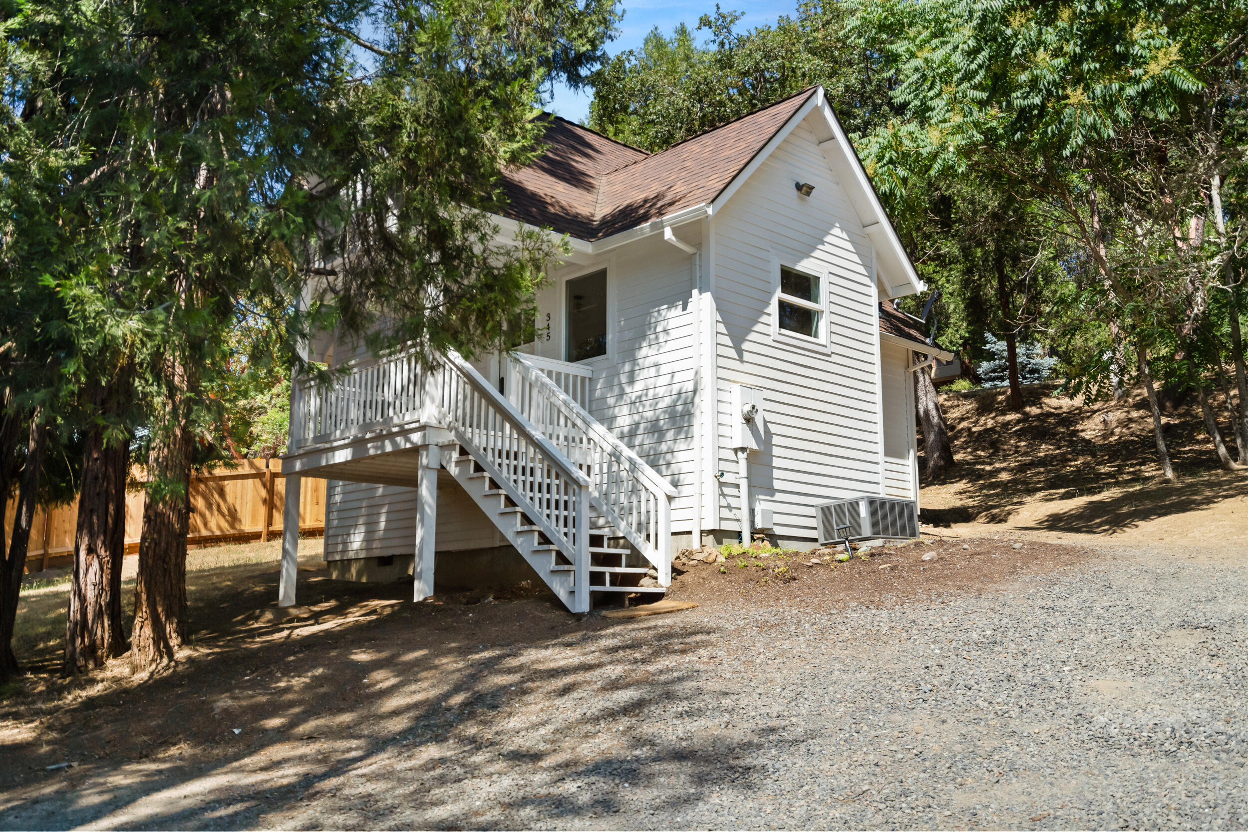 345 W Oak Street