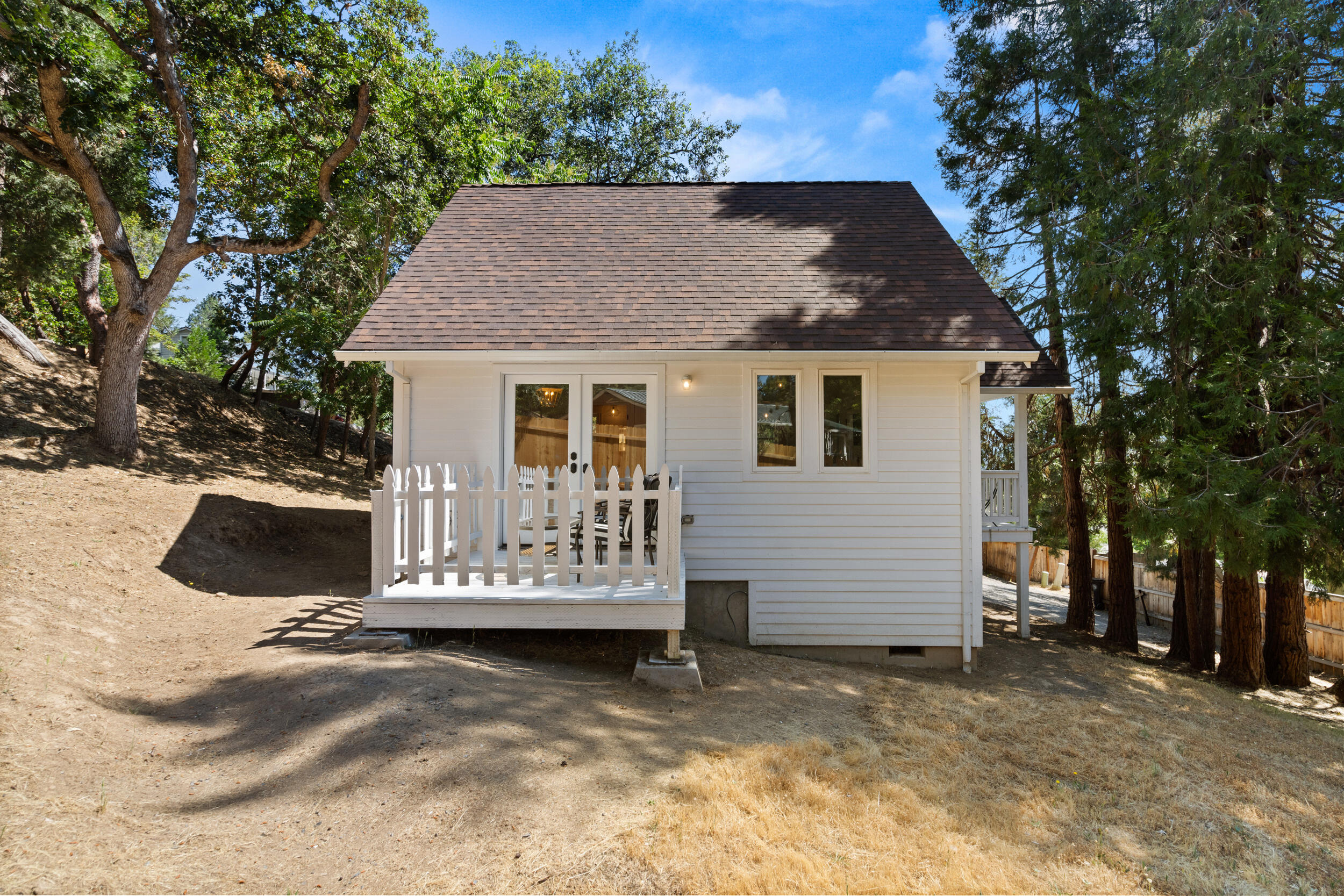345 W Oak Street