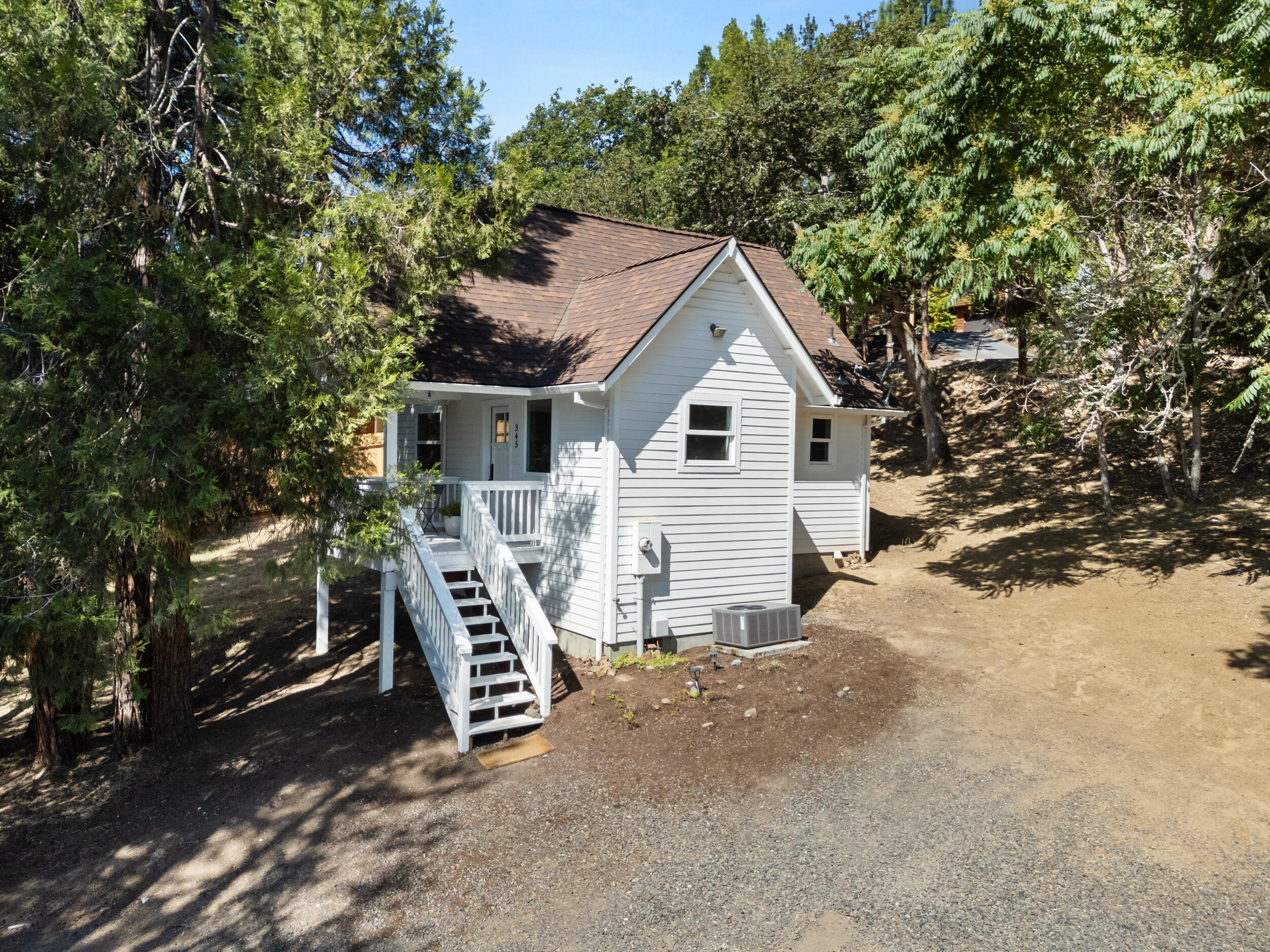 345 W Oak Street