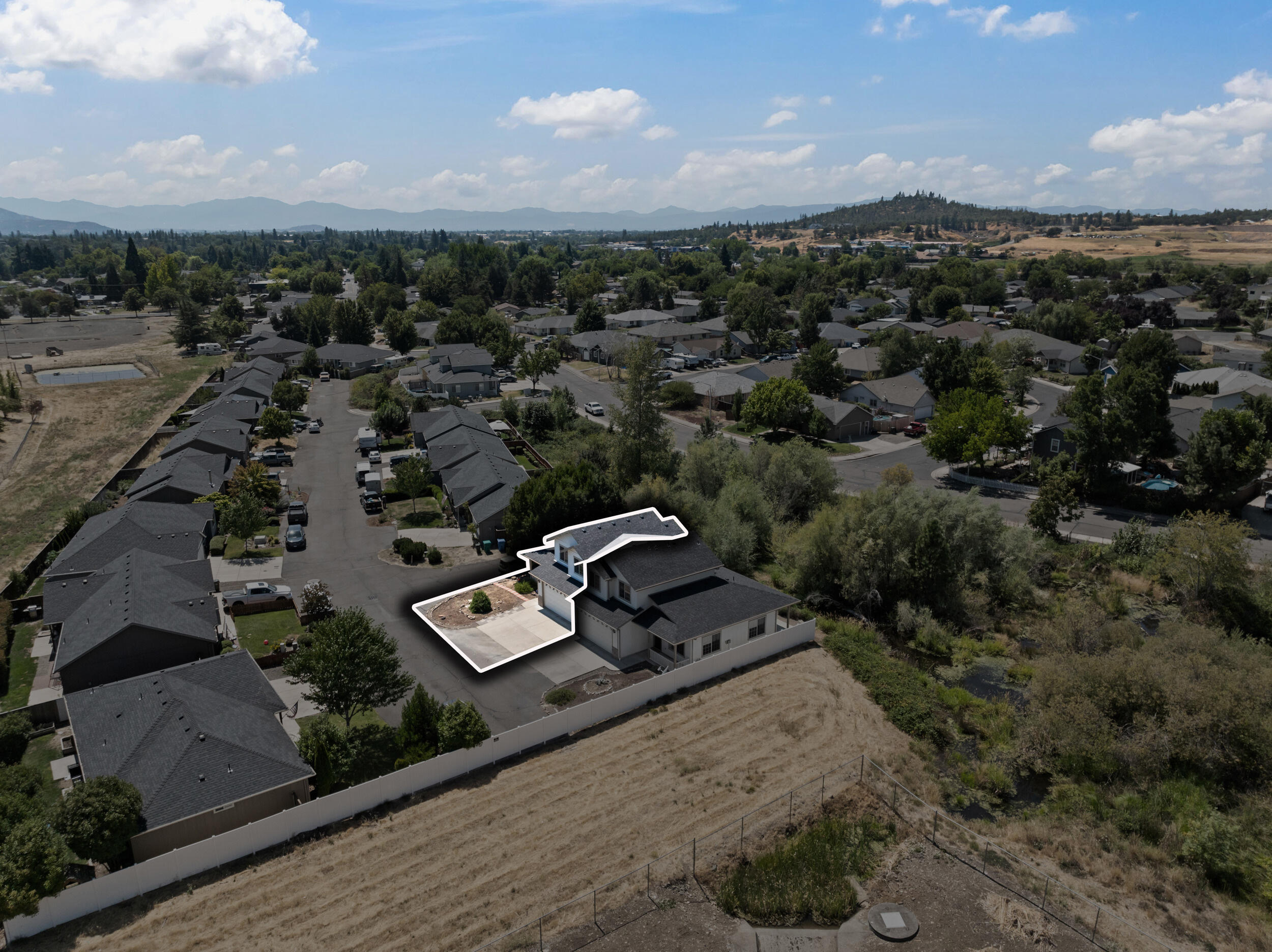 136 Dianne Way