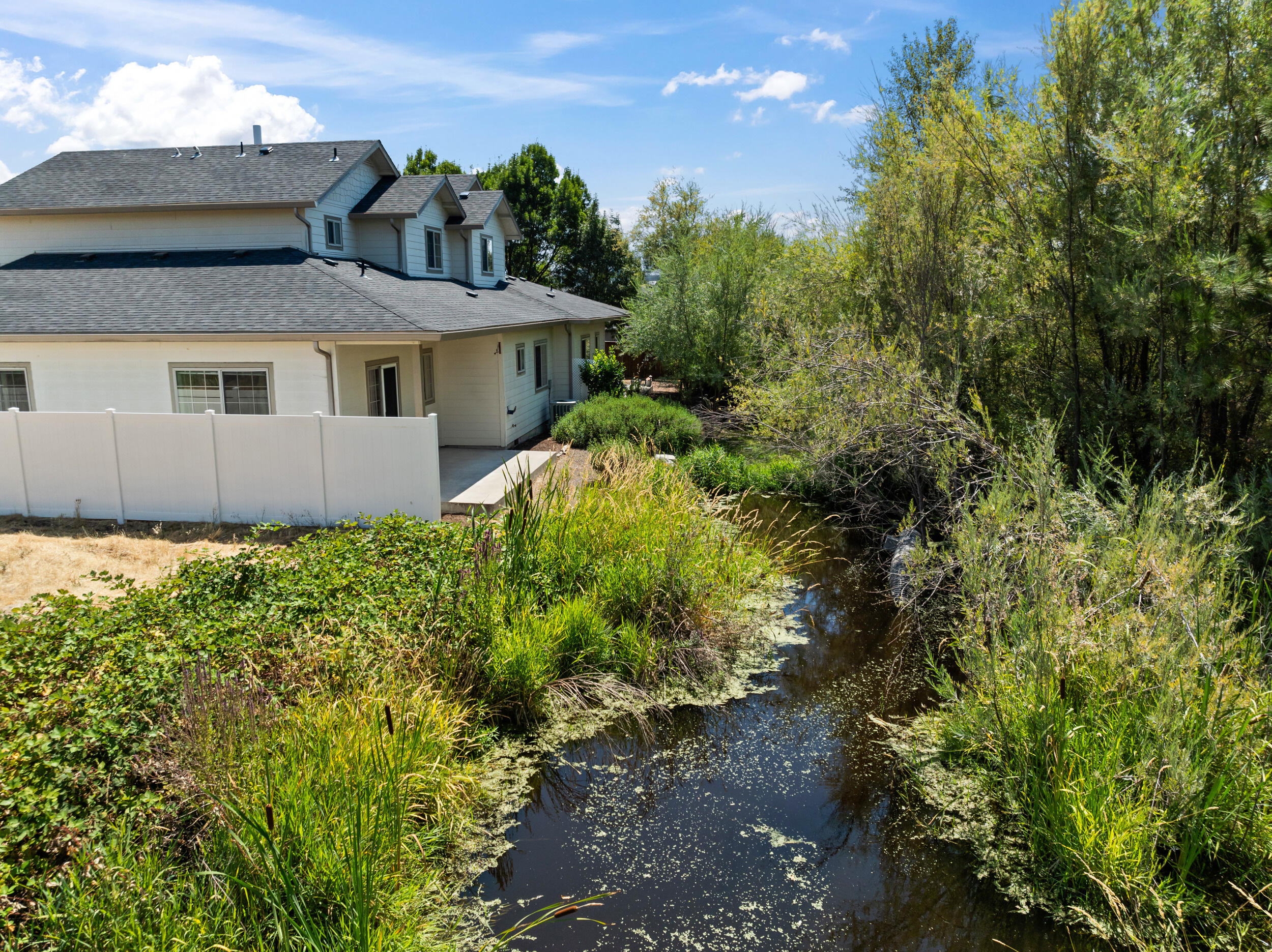 136 Dianne Way