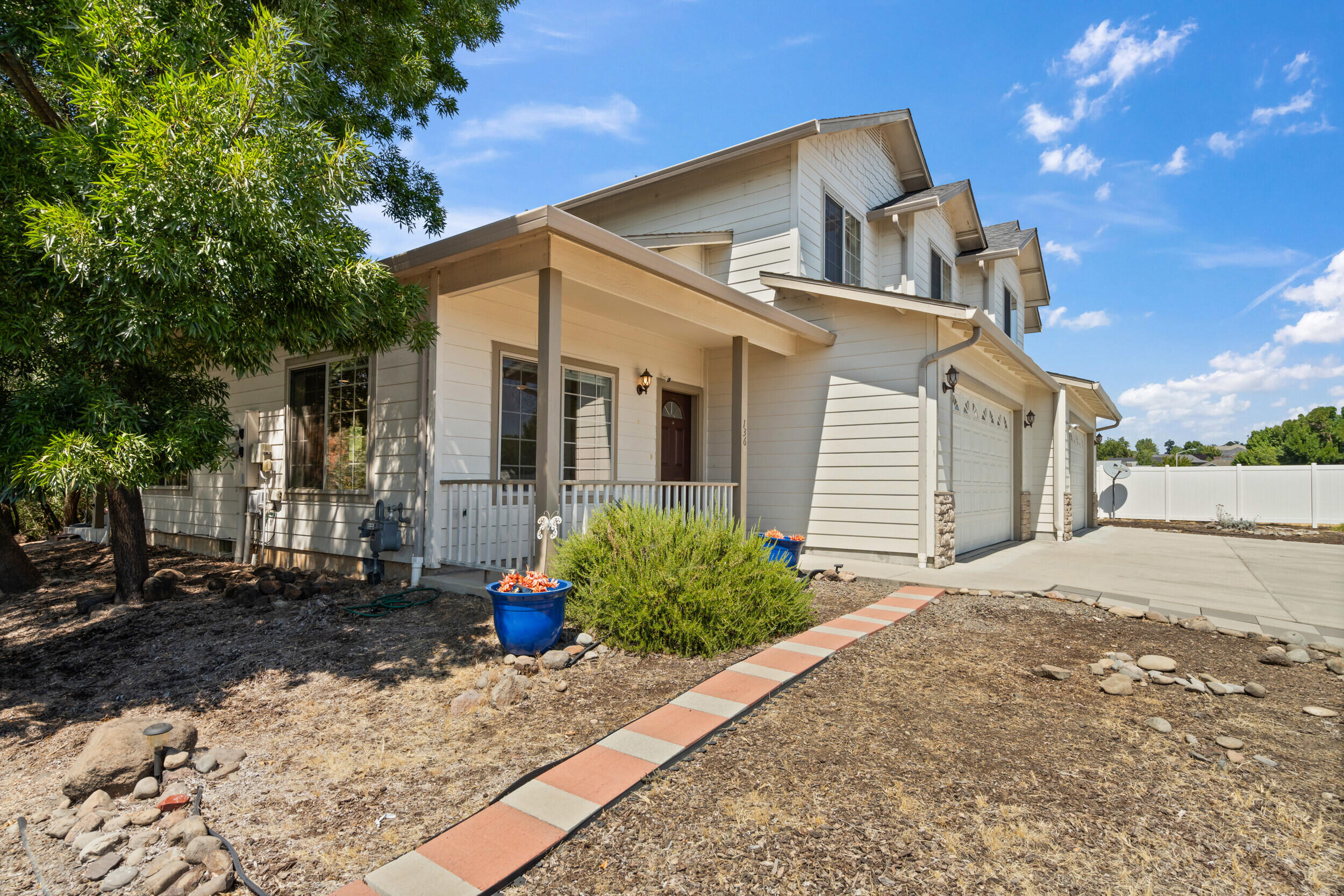 136 Dianne Way