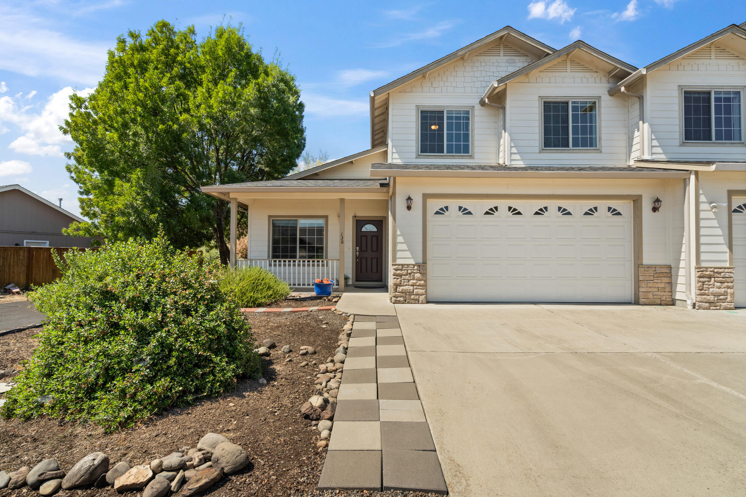 136 Dianne Way