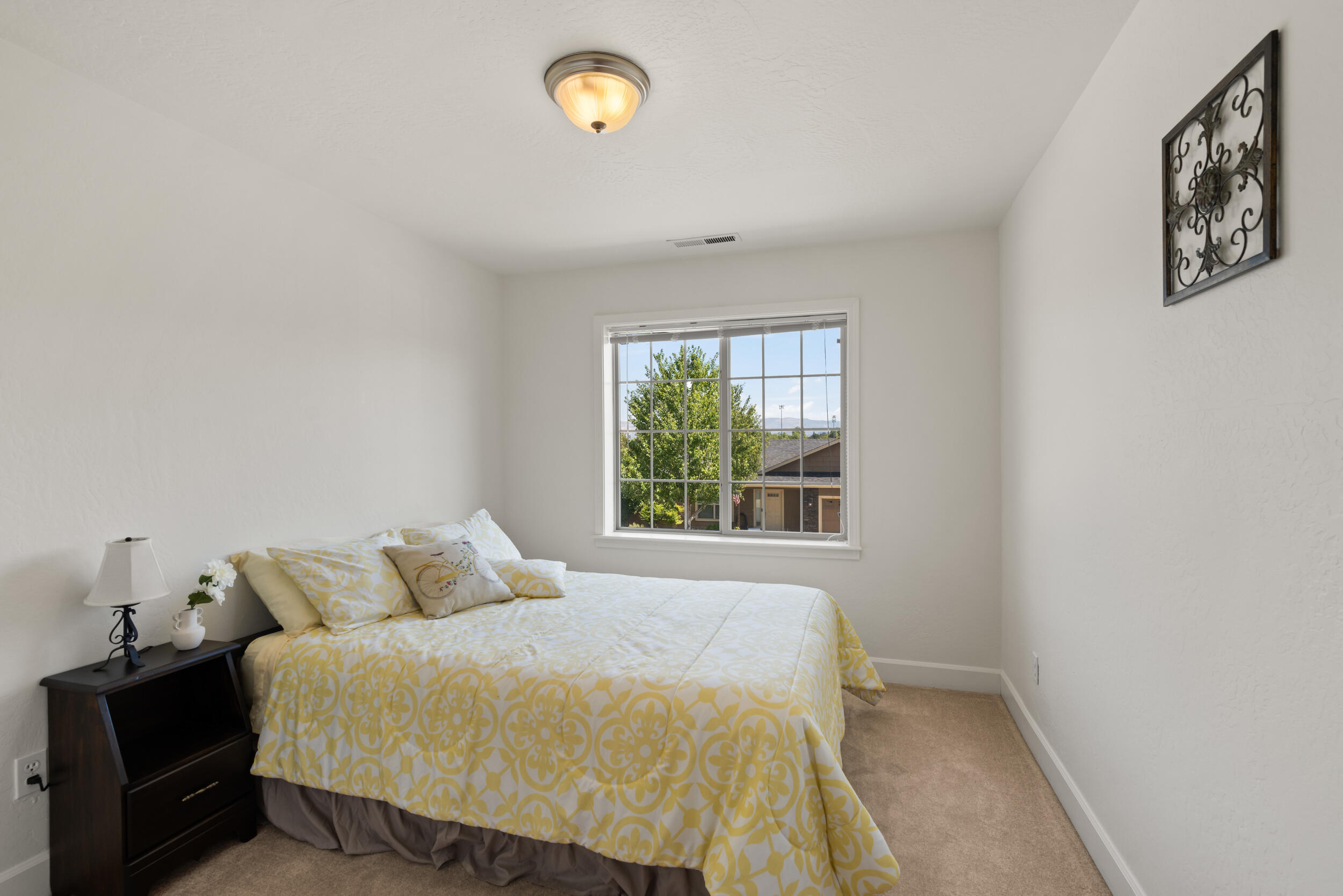 136 Dianne Way