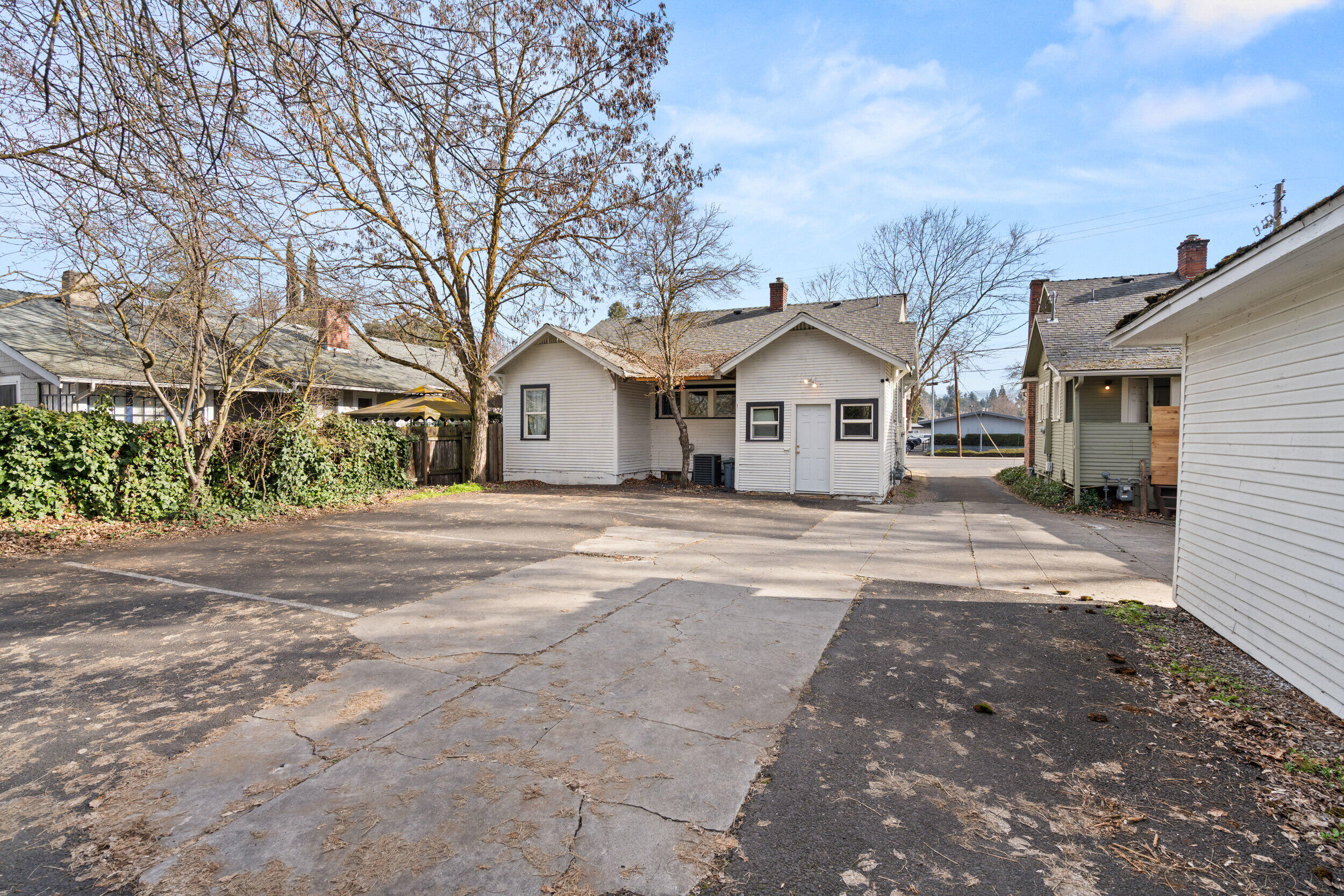 27 Crater Lake Avenue