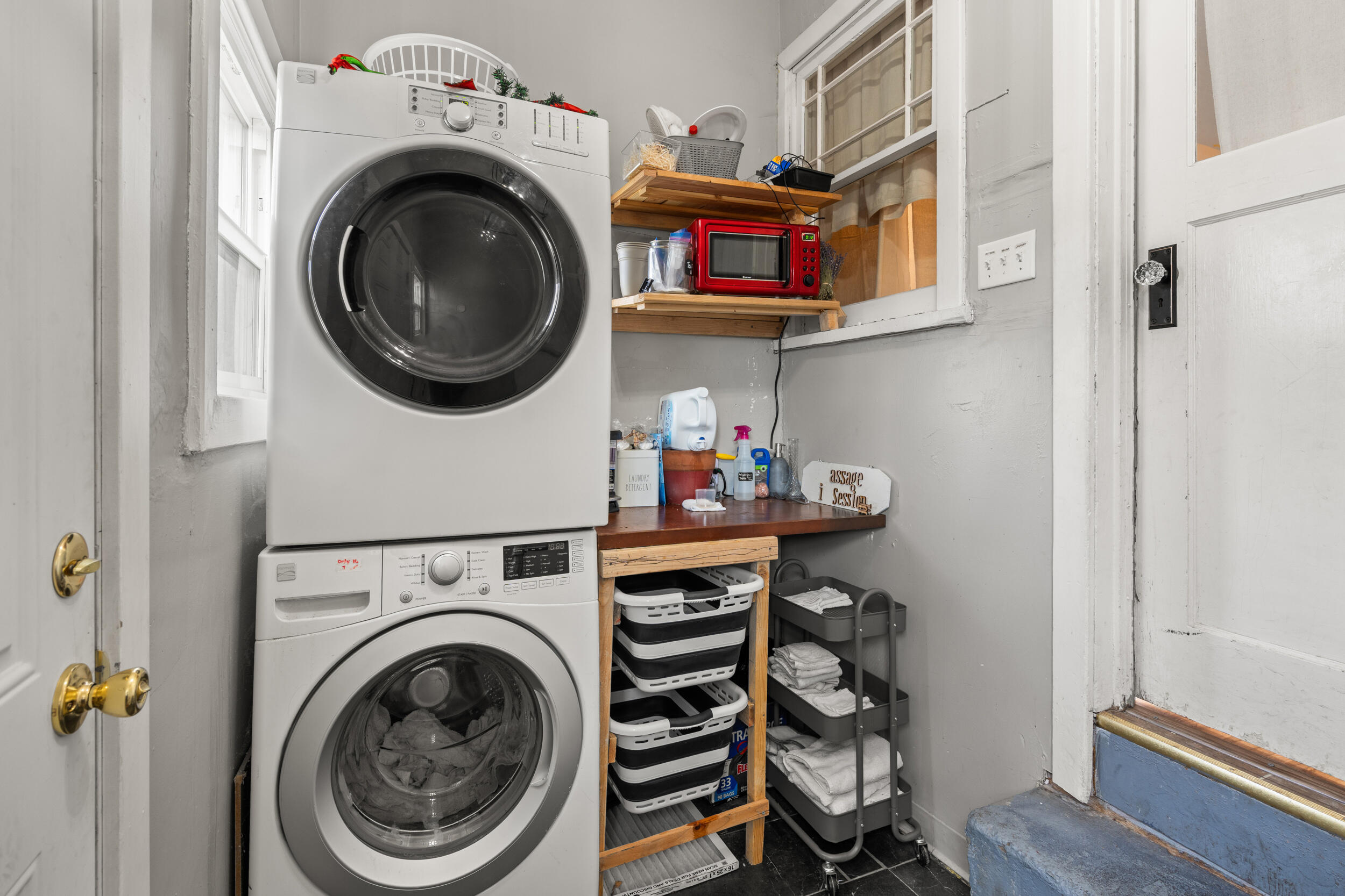 27 Crater Lake Avenue