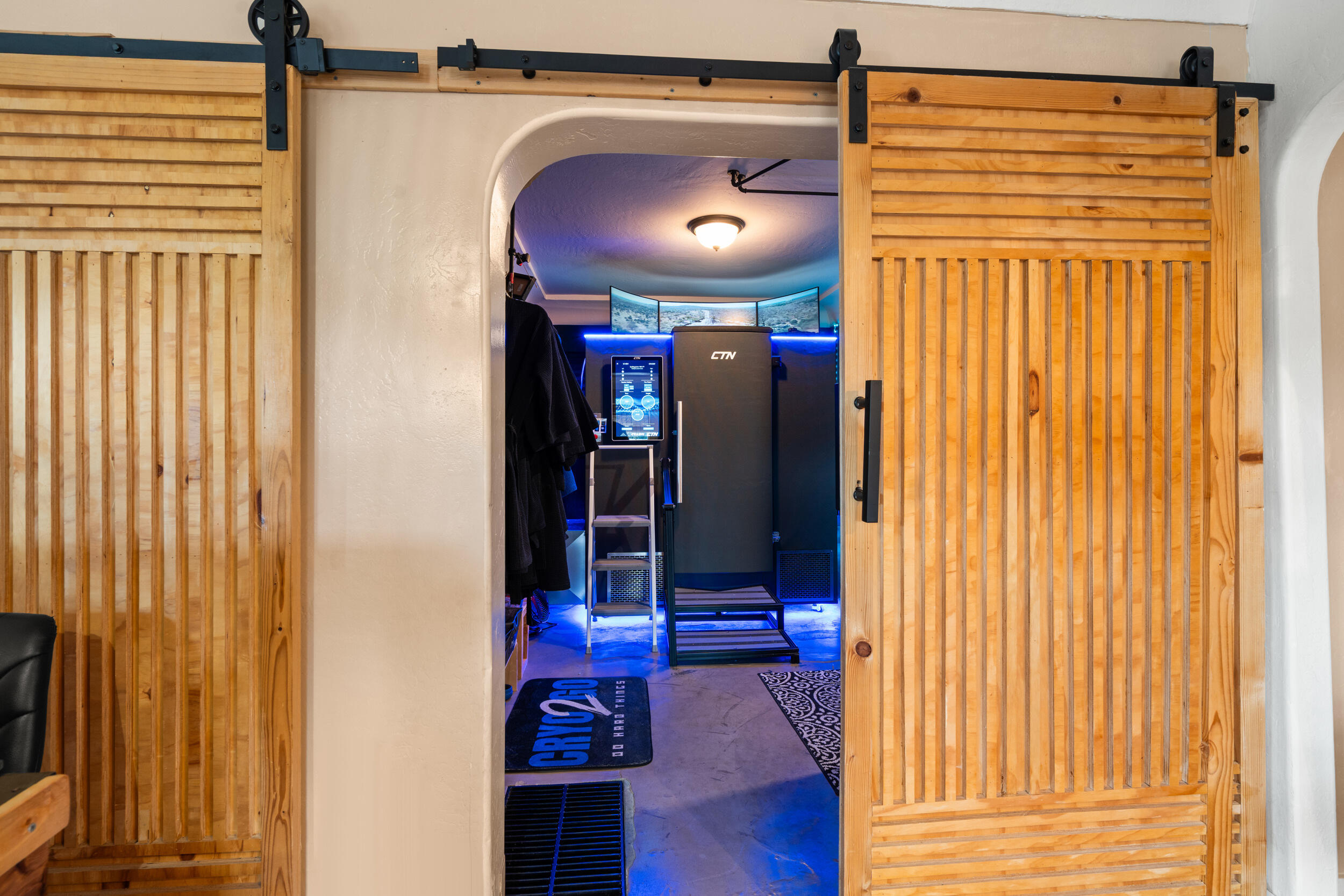 27 Crater Lake Avenue