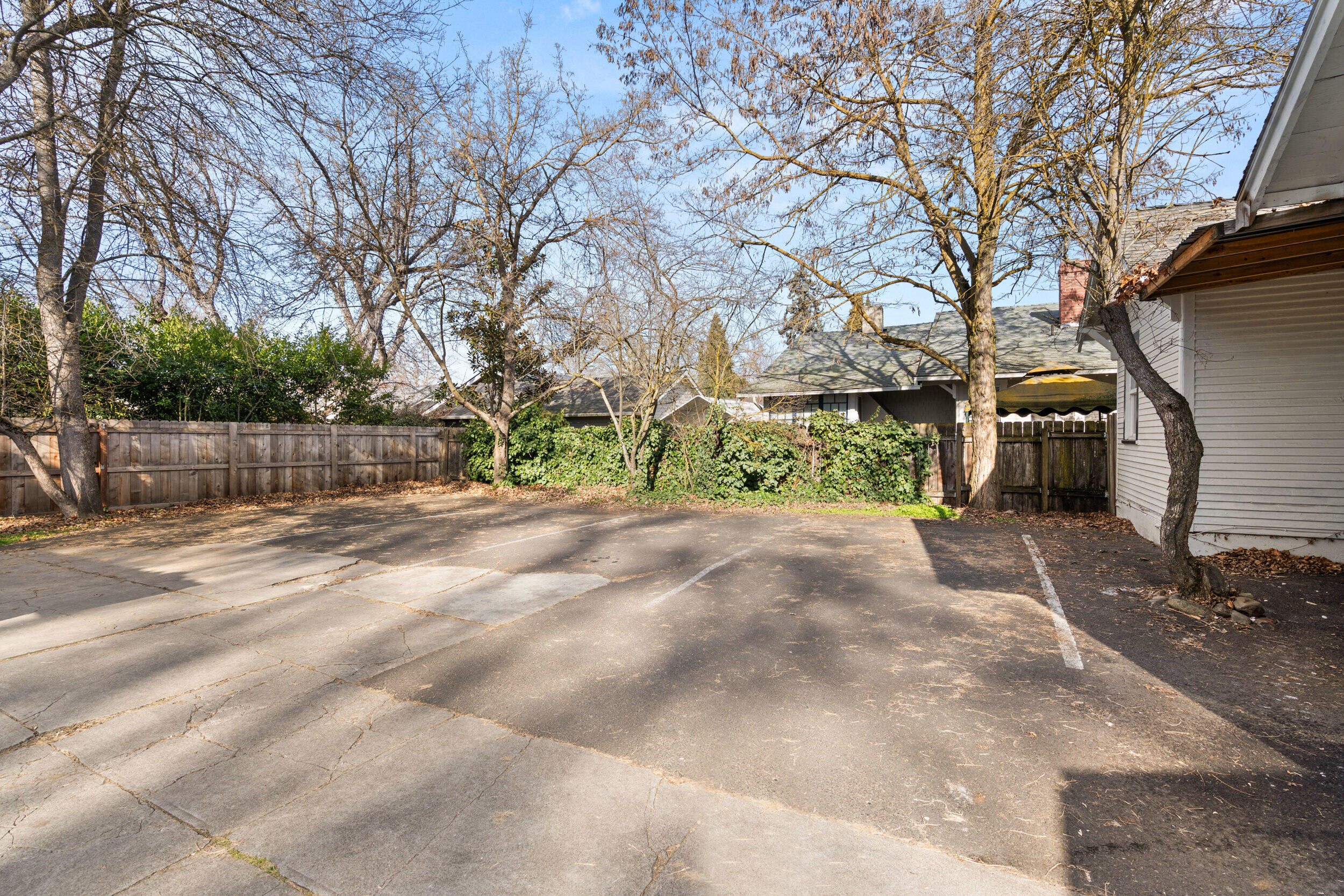 27 Crater Lake Avenue