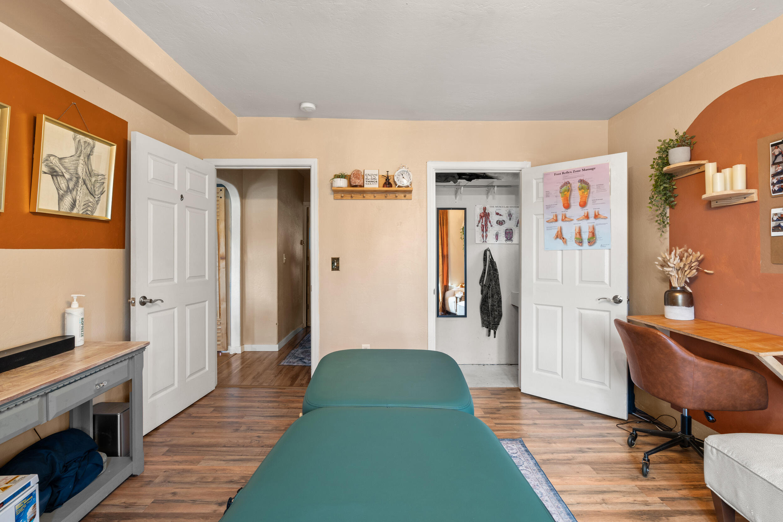 27 Crater Lake Avenue