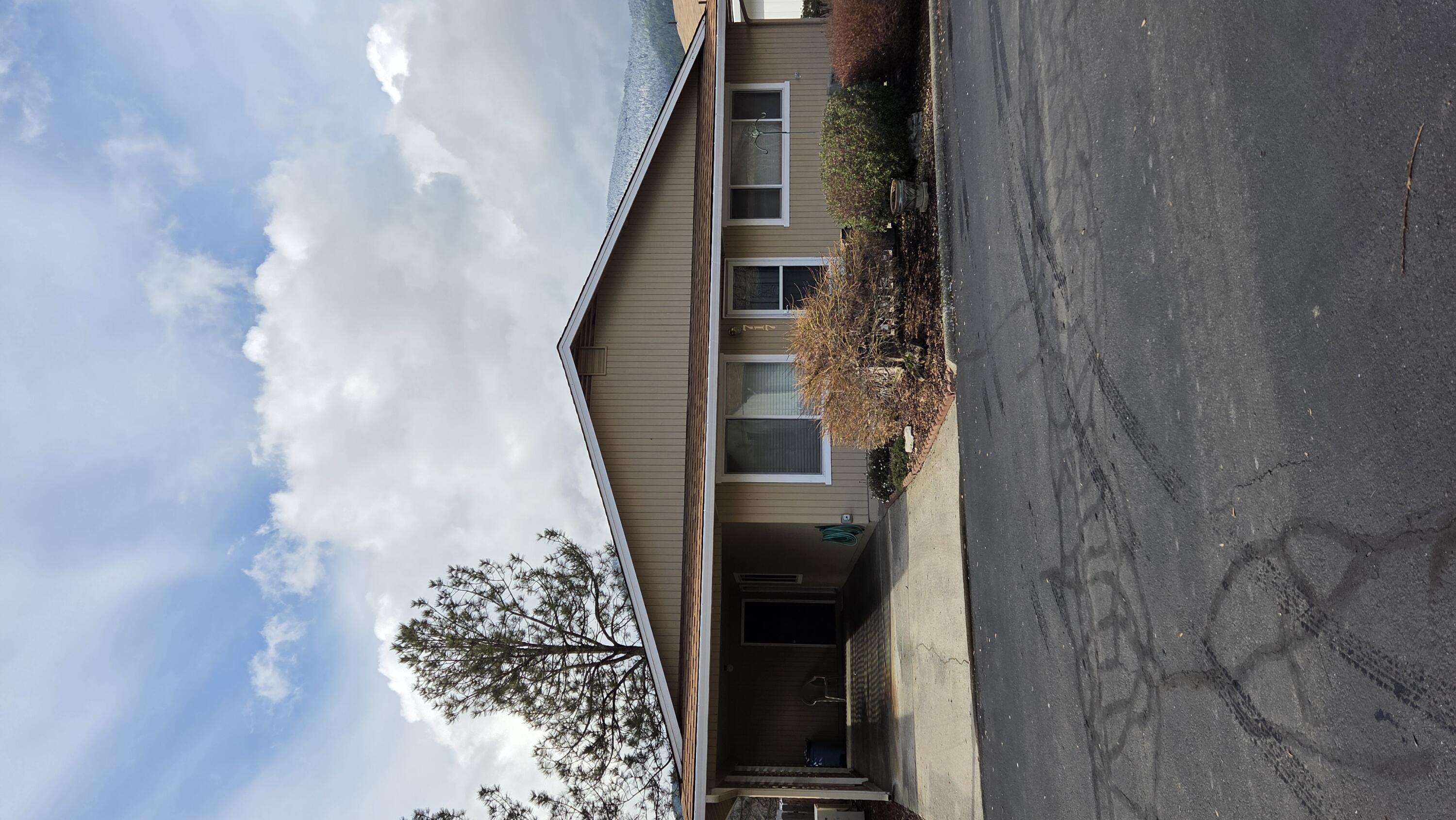 717 Brookside Circle