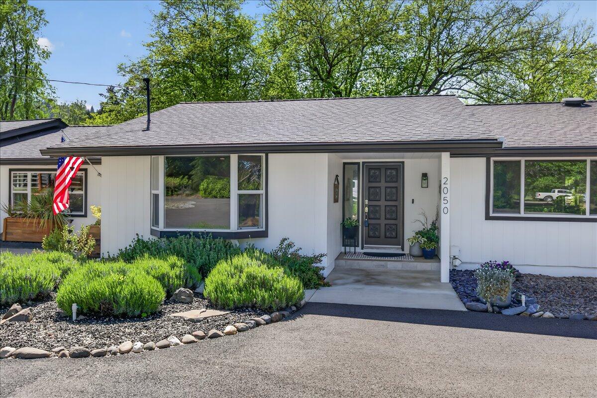 2050 Magnolia Avenue