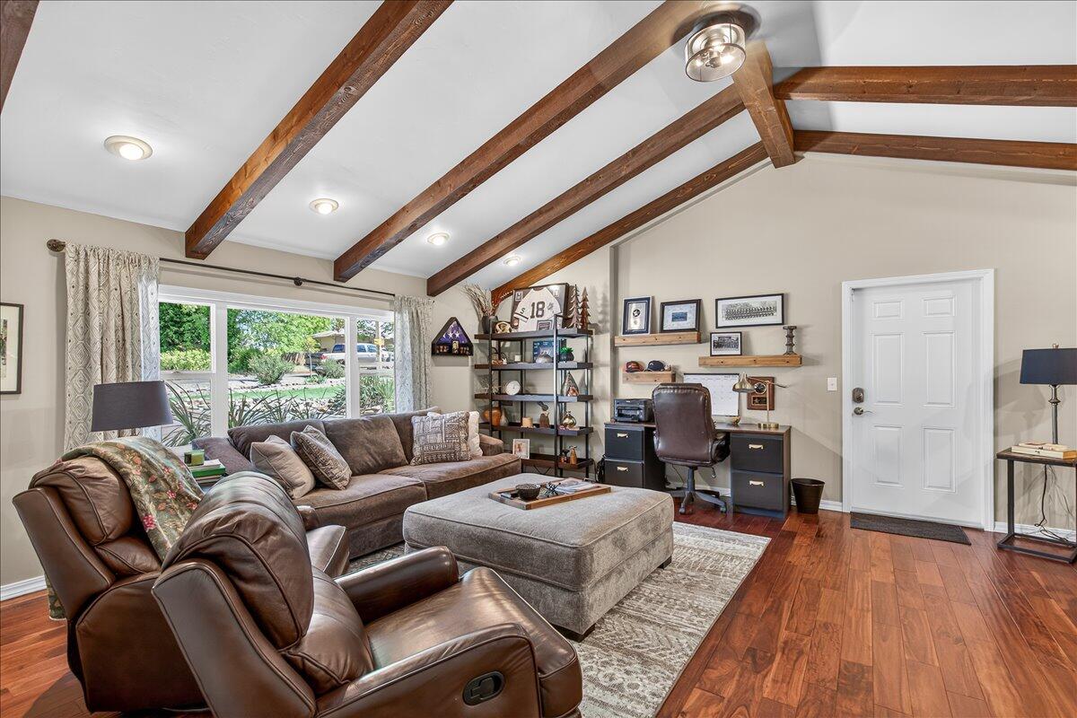 2050 Magnolia Avenue