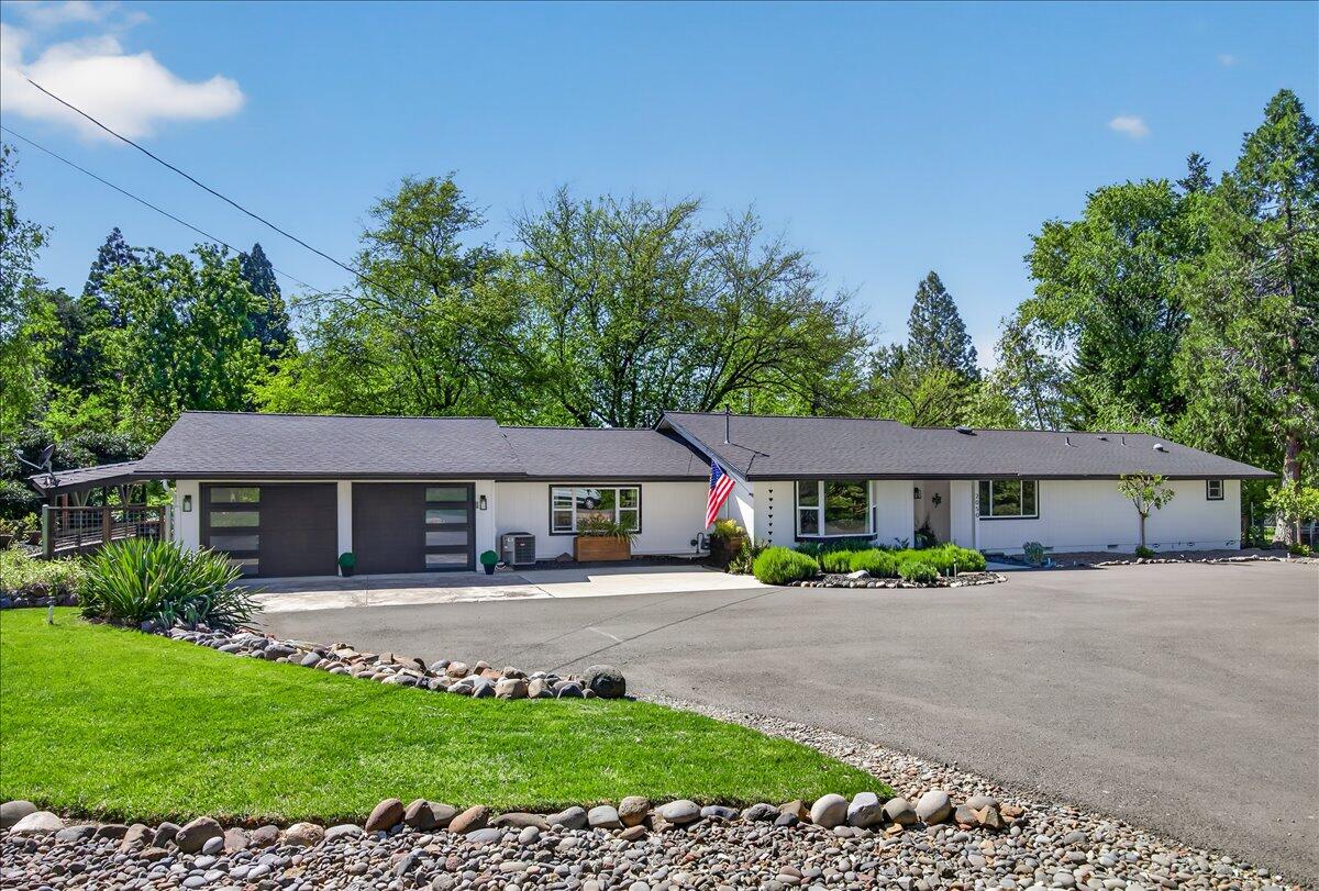 2050 Magnolia Avenue