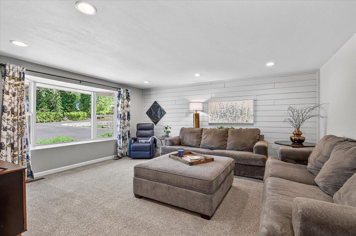 2050 Magnolia Avenue