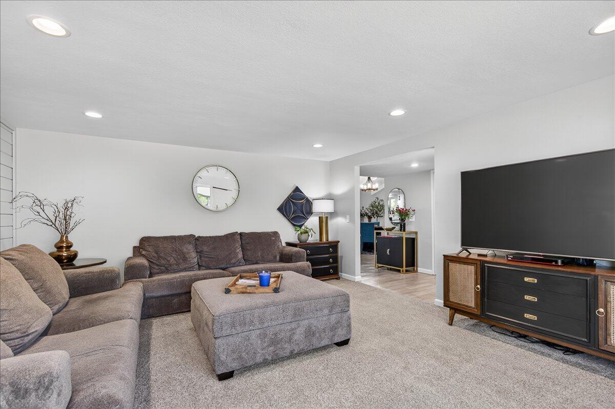 2050 Magnolia Avenue