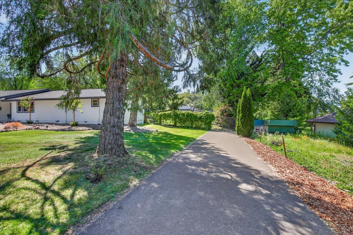 2050 Magnolia Avenue