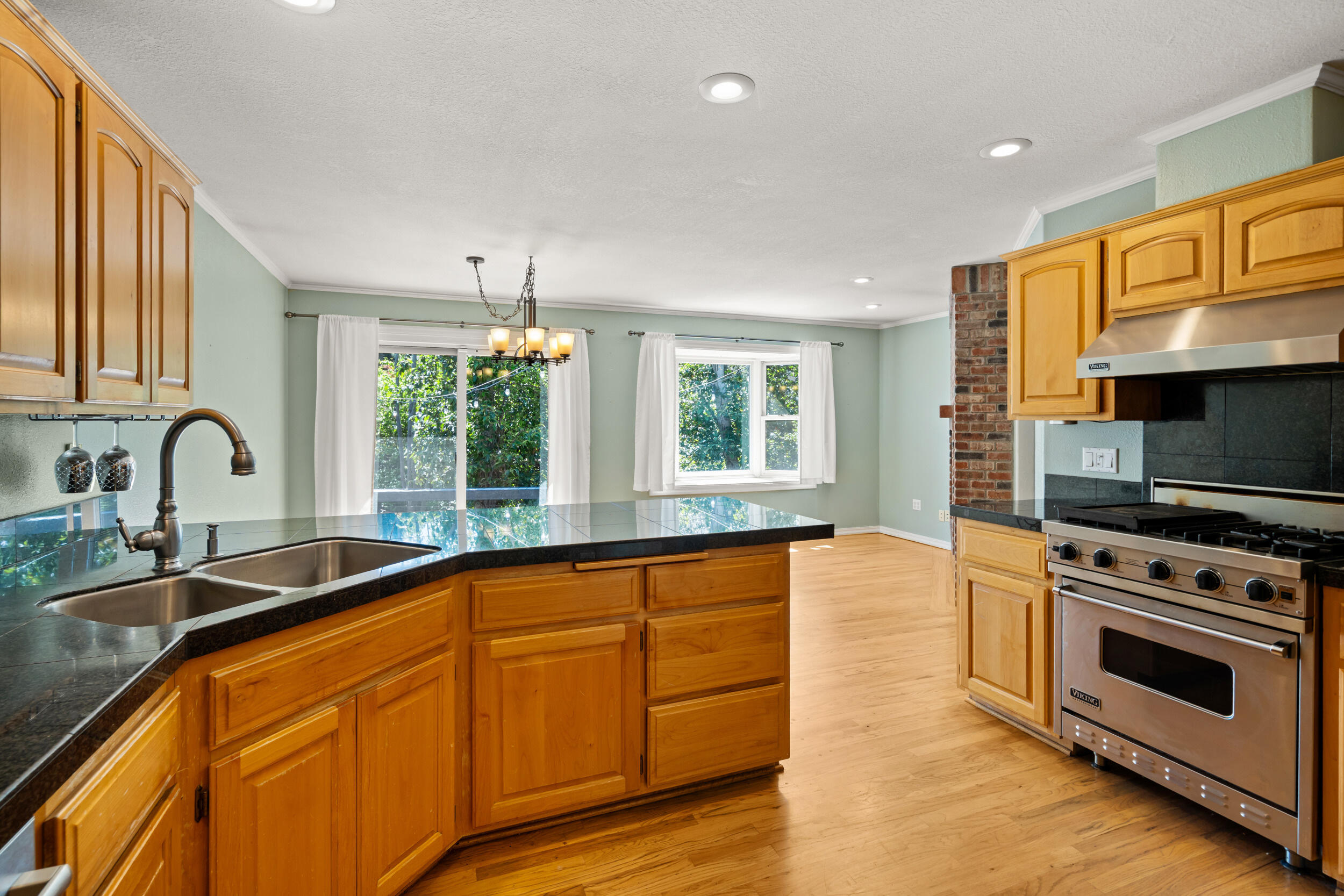 2738 Kerrisdale Ridge Drive