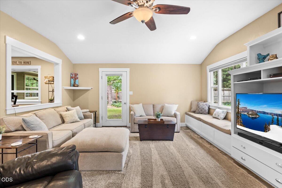 2618 Syringa Drive