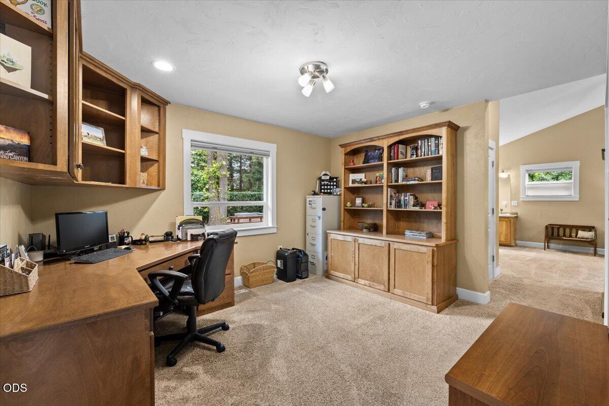 2618 Syringa Drive