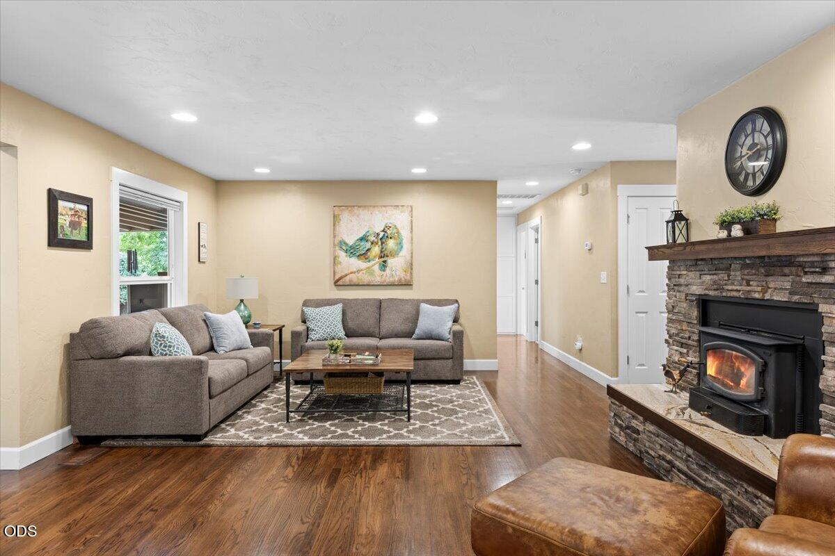 2618 Syringa Drive