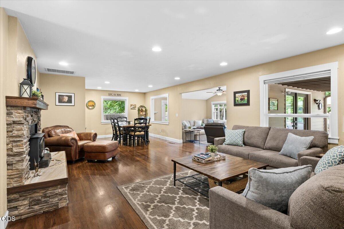 2618 Syringa Drive